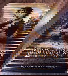 Lord of the Rings: The Two Towers Original Vinyl Movie Poster Style D - Frodo Elijah Wood - Single: The Lord of the Rings: The Two Towers is a 2002 epic high fantasy adventure film directed by Peter Jackson. It features an ensemble cast including Elijah Wood, Ian McKellen, Liv Tyler, Viggo