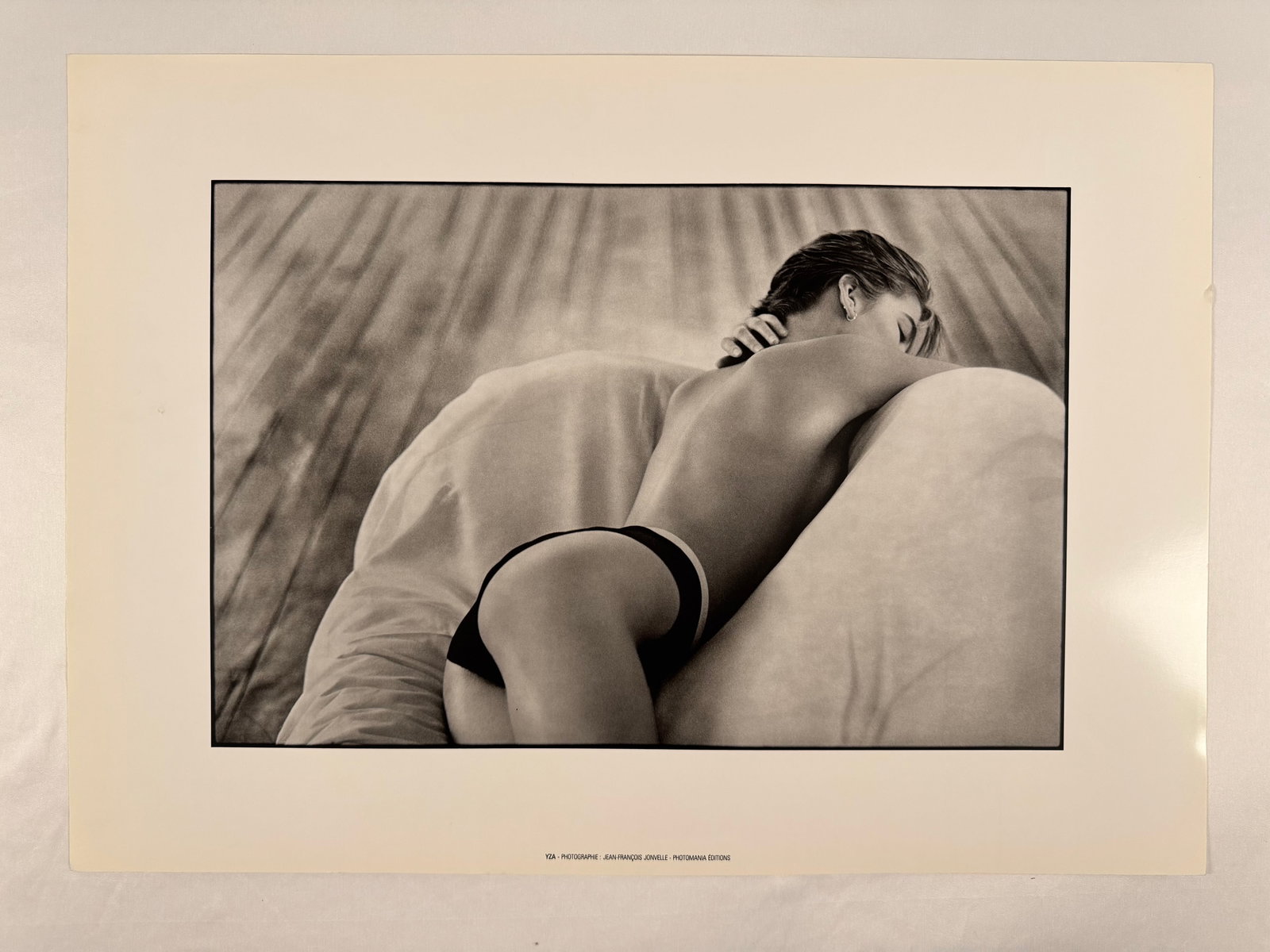 "Yza" by Jean-Francois Jonvelle Photomania Editions Artistic Nude Female Model Poster 27.5"x20: Poster copy reads: YZA - PHOTOGRAPHIE: JEAN-FRANÇOIS JONVELLE - PHOTOMANIA ÉDITIONS