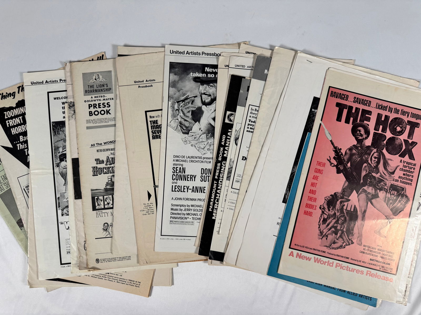 Lot of 27 Original Movie Pressbooks Guns Of The Magnificent Seven, The Great Train Robbery, Fiddler (1 of 5)