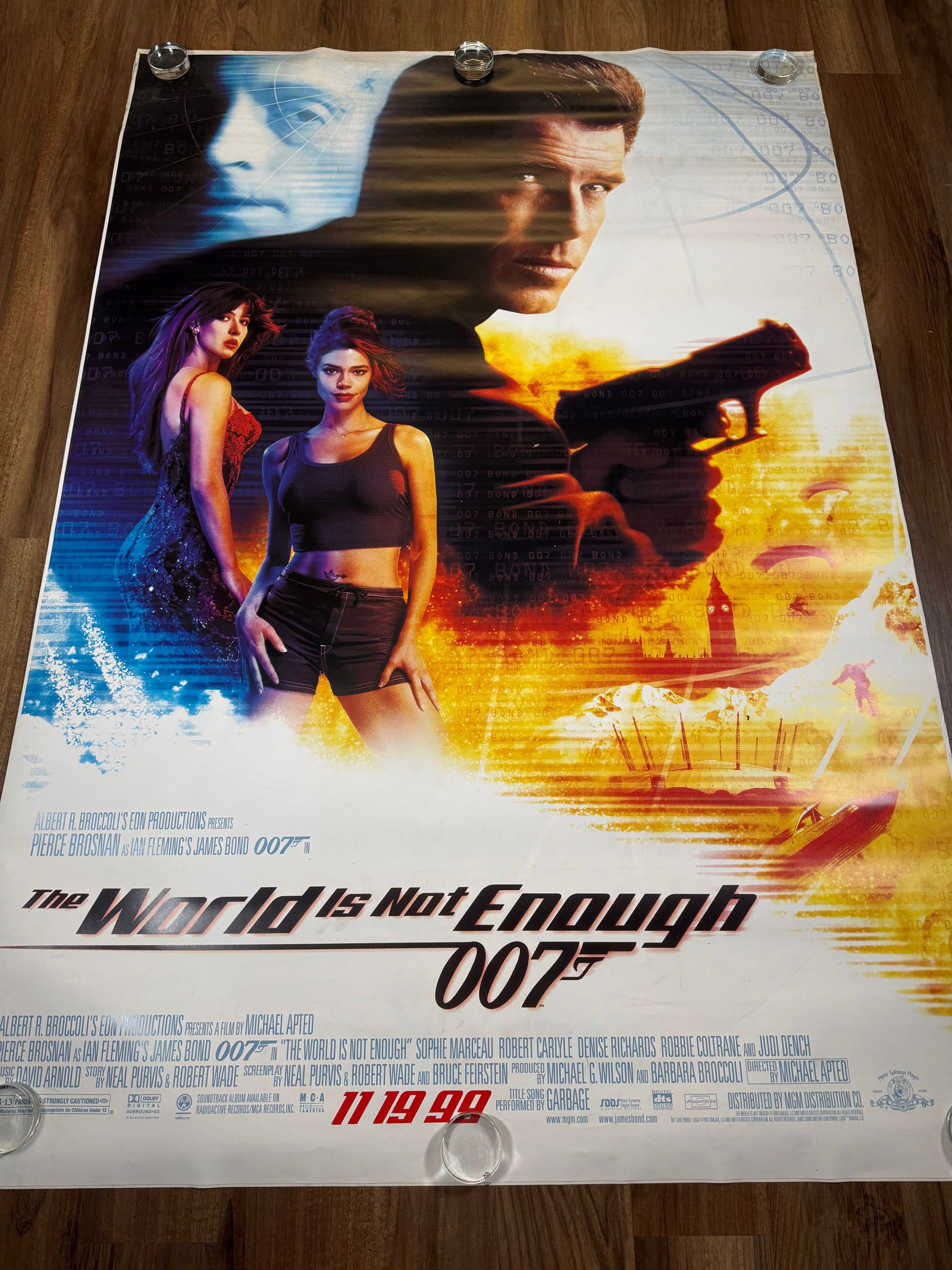 The World is Not Enough (1999) James Bond 007 Original Bus Shelter Movie Poster, Style A (1 of 3)