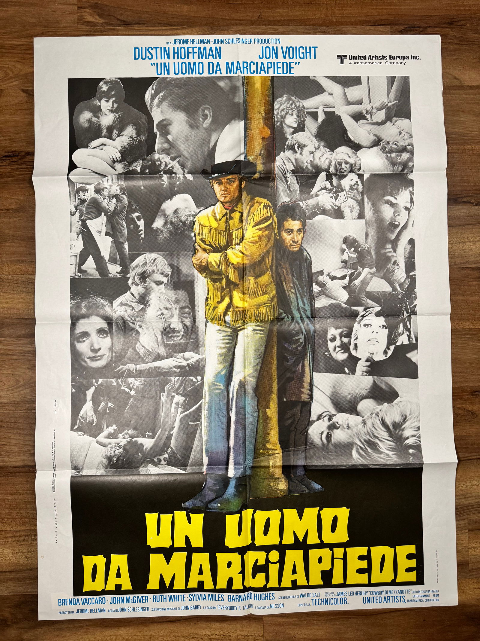 Midnight Cowboy 1969 Original 2 Fogli Italian 1P Folded Movie Poster 39"x55" John Schlesinger Dustin: Midnight Cowboy is a 1969 American drama film directed by John Schlesinger, adapted by Waldo Salt from the 1965 novel by James Leo Herlihy. The film stars Dustin Hoffman and Jon Voight, with supportin