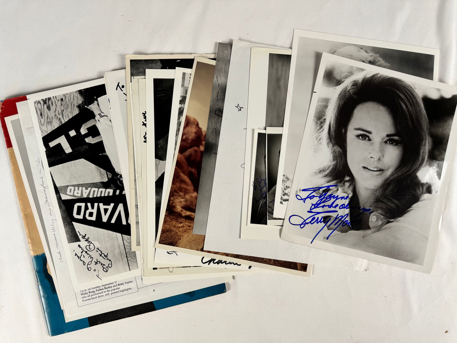 Large Lot of Autographs Signed Photos Golden Age of Hollywood Pack 2 (1 of 9)