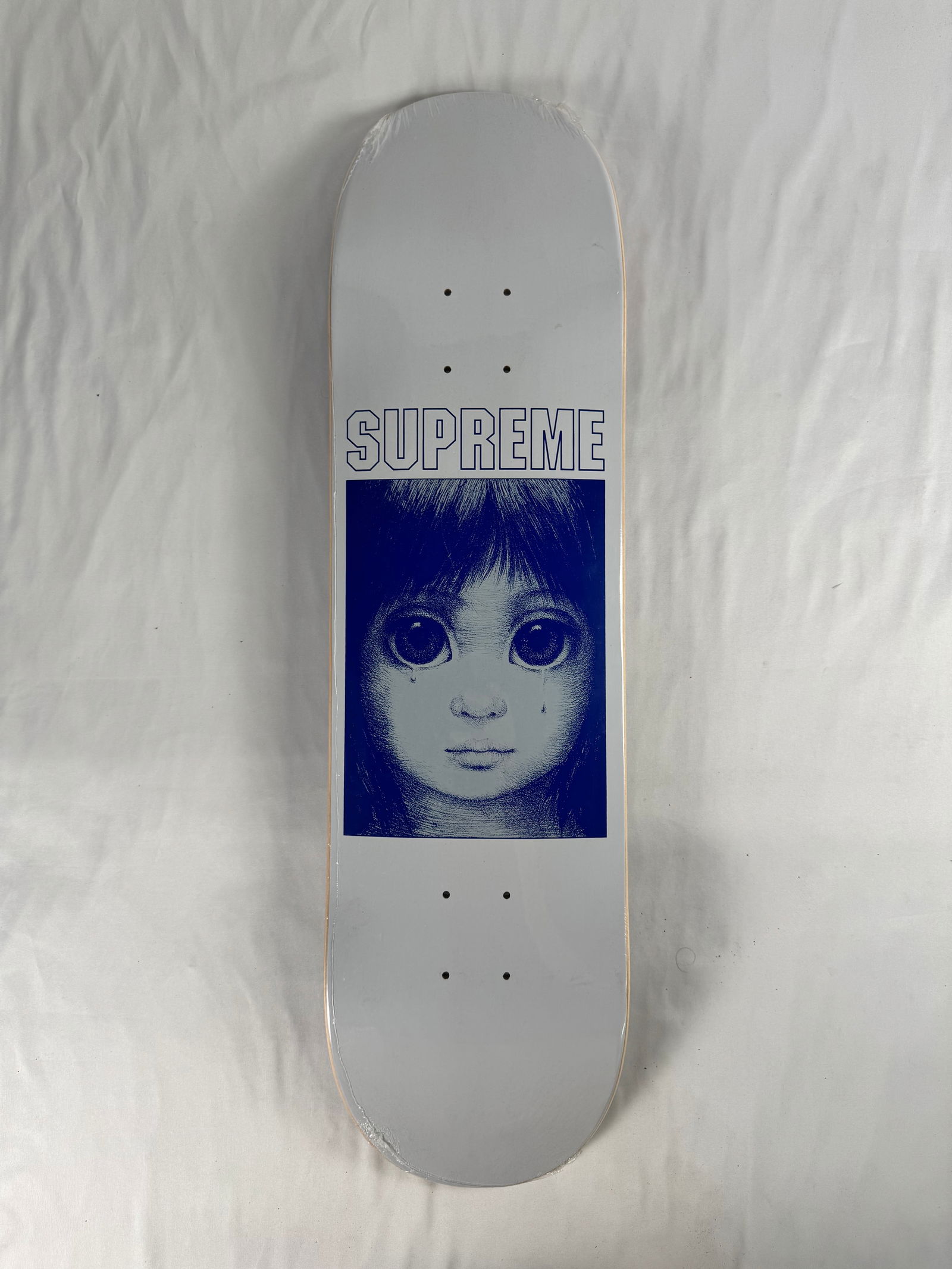 Supreme Margaret Keane Skateboard Deck Graphic Big Eyes New Sealed: Margaret Keane (1927–2022) was an American artist best known for her distinctive paintings featuring figures with large, expressive eyes. Her work gained widespread recognition in the 1950s and 1960