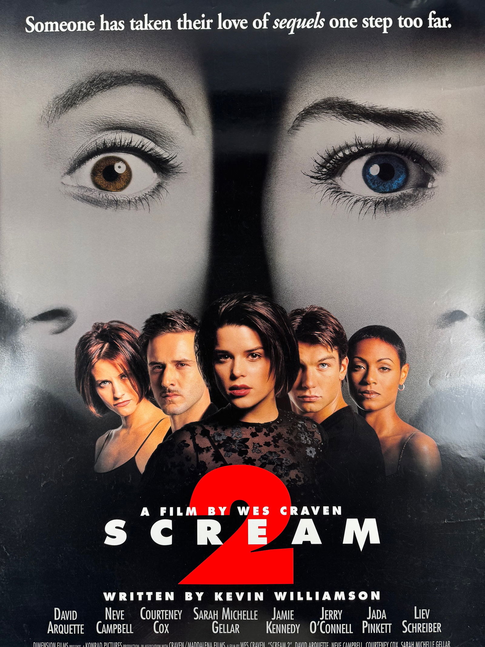 Scream 2 (1997) Original One Sheet Movie Poster Wes Craven: Scream 2 is a 1997 horror film directed by Wes Craven and starring Neve Campbell, Courteney Cox, David Arquette, Sarah Michelle Gellar, Jamie Kennedy, Jada Pinkett Smith, and Liev Schreiber. This is a