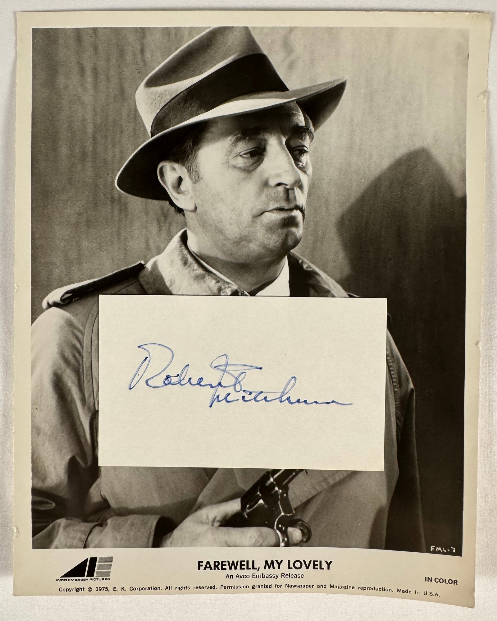 Robert Mitchum Autograph Signed 8x10" Golden Age of Hollywood Photo: Robert Charles Durman Mitchum (August 6, 1917 – July 1, 1997) was an American actor. He is known for his antihero roles and film noir appearances. He received nominations for an Academy Award and a 
