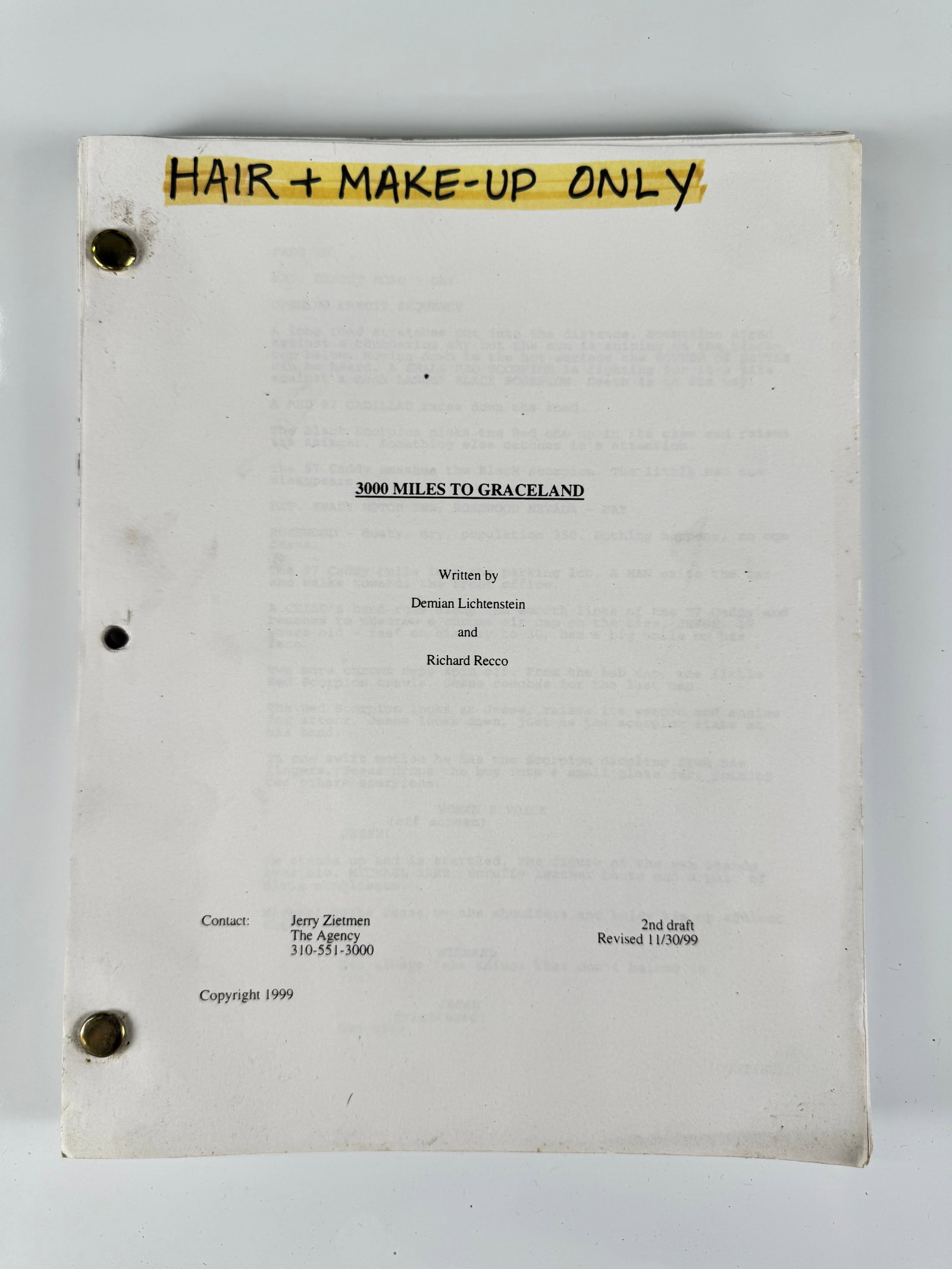 3000 Miles to Graceland 1999 Original Film Script Kevin Costner Kurt Russell: 3000 Miles to Graceland is a 2001 crime film directed by Demian Lichtenstein, who co-wrote the screenplay with Richard Recco. Produced by Franchise Pictures and distributed by Warner Bros. Pictures, t