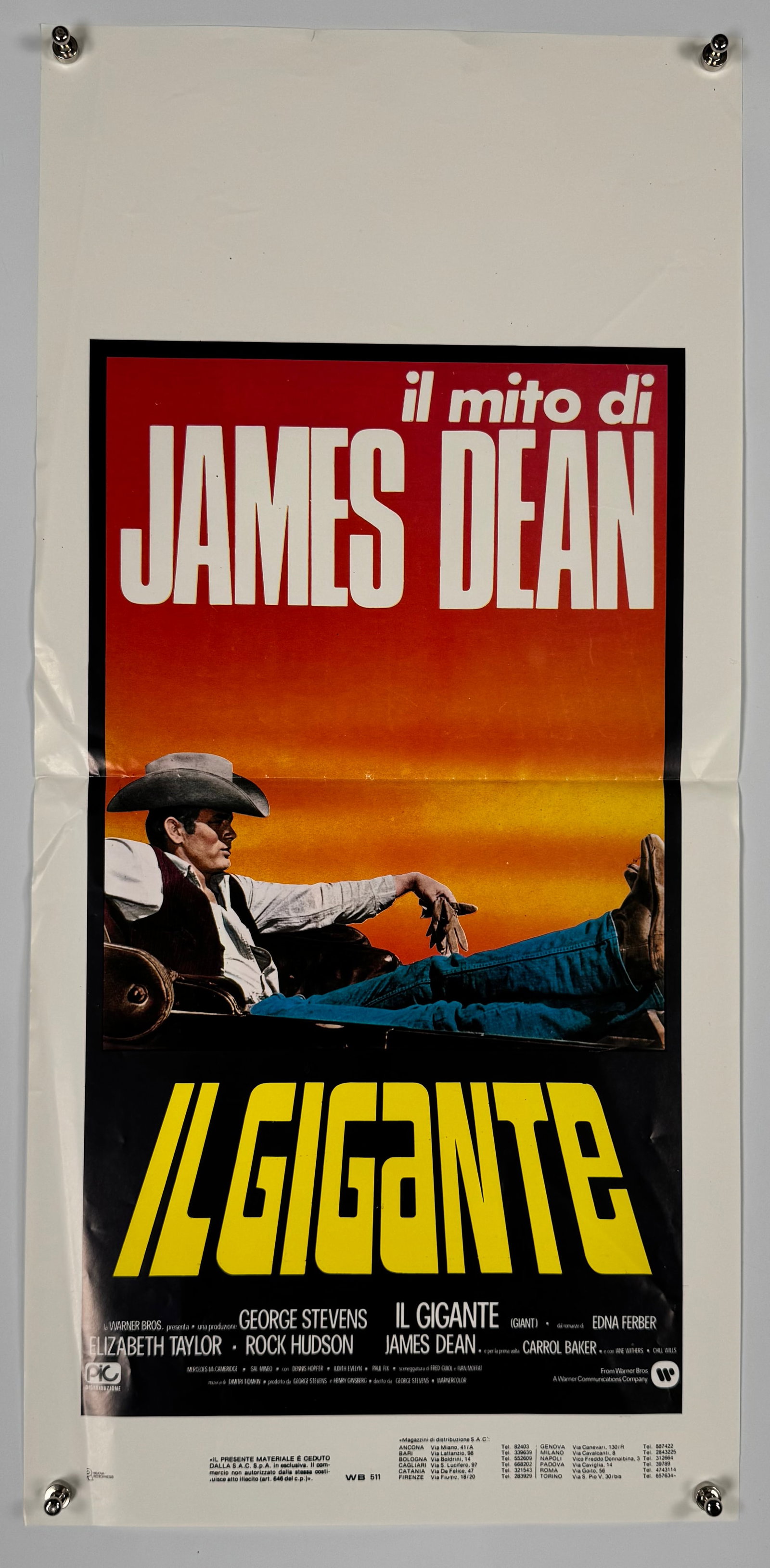 Giant 1956 Original Italian Locandina Movie Poster 13x28 Rock Hudson Elizabeth Taylor: Original Italian Locandina movie poster for the 1956 epic drama *Giant*. Directed by George Stevens and starring Rock Hudson, Elizabeth Taylor, and James Dean. Printed for the film's Italian theatrica