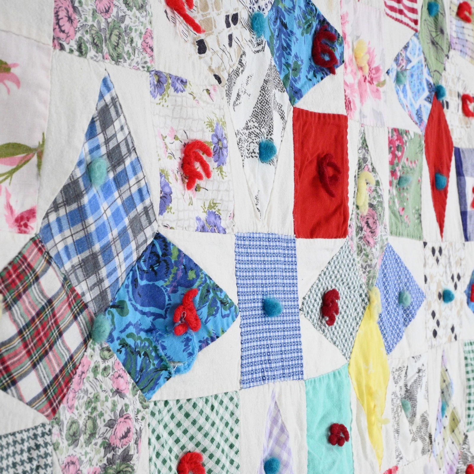 Scrap Patch Star Folk Quilt - 6