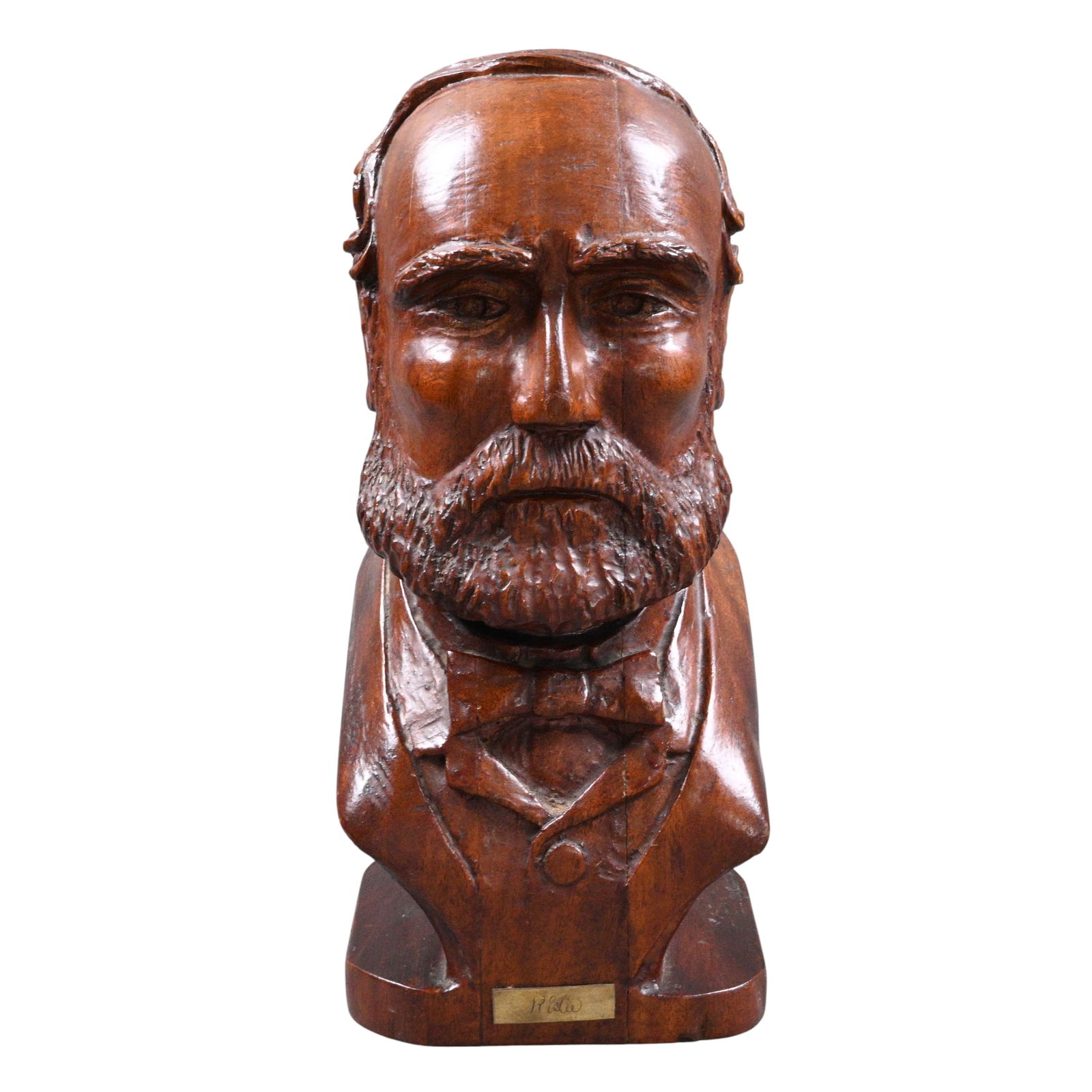 Robert E. Lee Wooden Bust: Robert E. Lee Wooden Bust. Titled. Carved and stained wood. Very detailed. Excellent condition. Size: 13.25" H x 6" W x 6.5" D. Provenance: Prominent Private Kentucky Collection. Est. $100 -