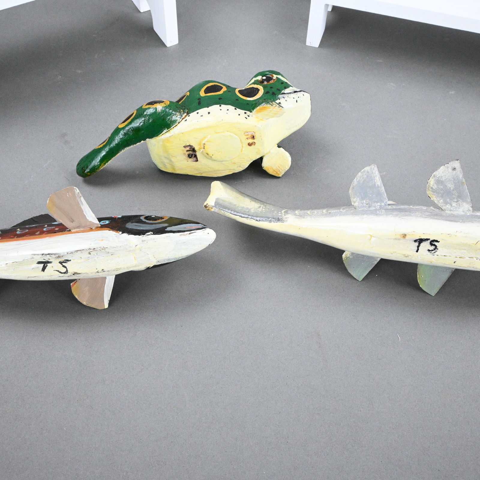 Tom Singleton. Fish and Frog Decoys - 5