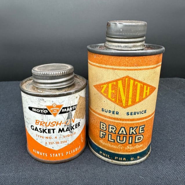 LOT OF 2 AUTOMOTIVE BRAKE FLUID CANS (1 of 6)