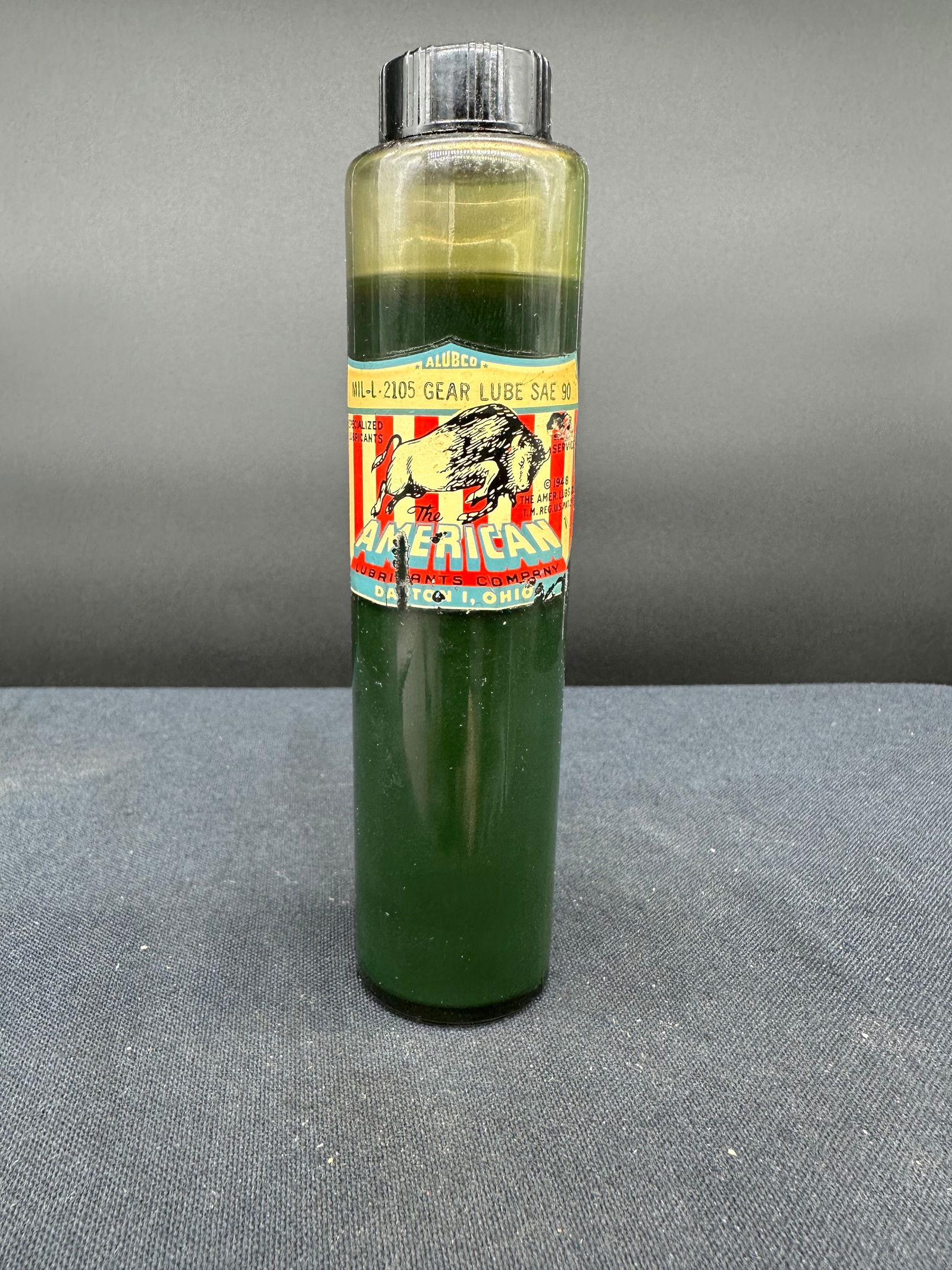 ALUBCO AMERICAN MOTOR OIL FULL SALESMAN SAMPLE OIL BOTTLE (1 of 6)