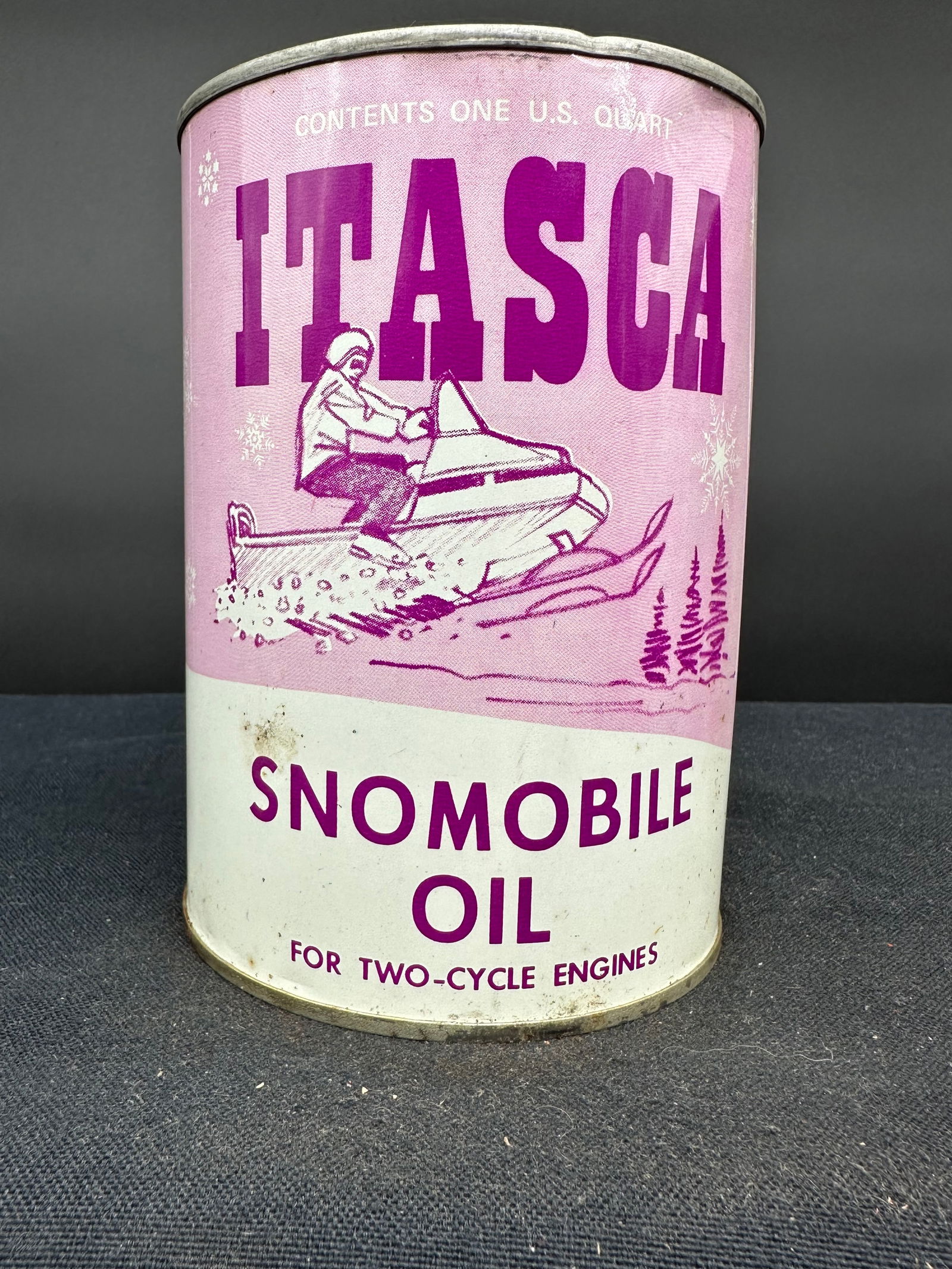 ITASCA SNOWMOBILE OIL 1 QUART GRAPHIC CAN: Please see photos for condition.