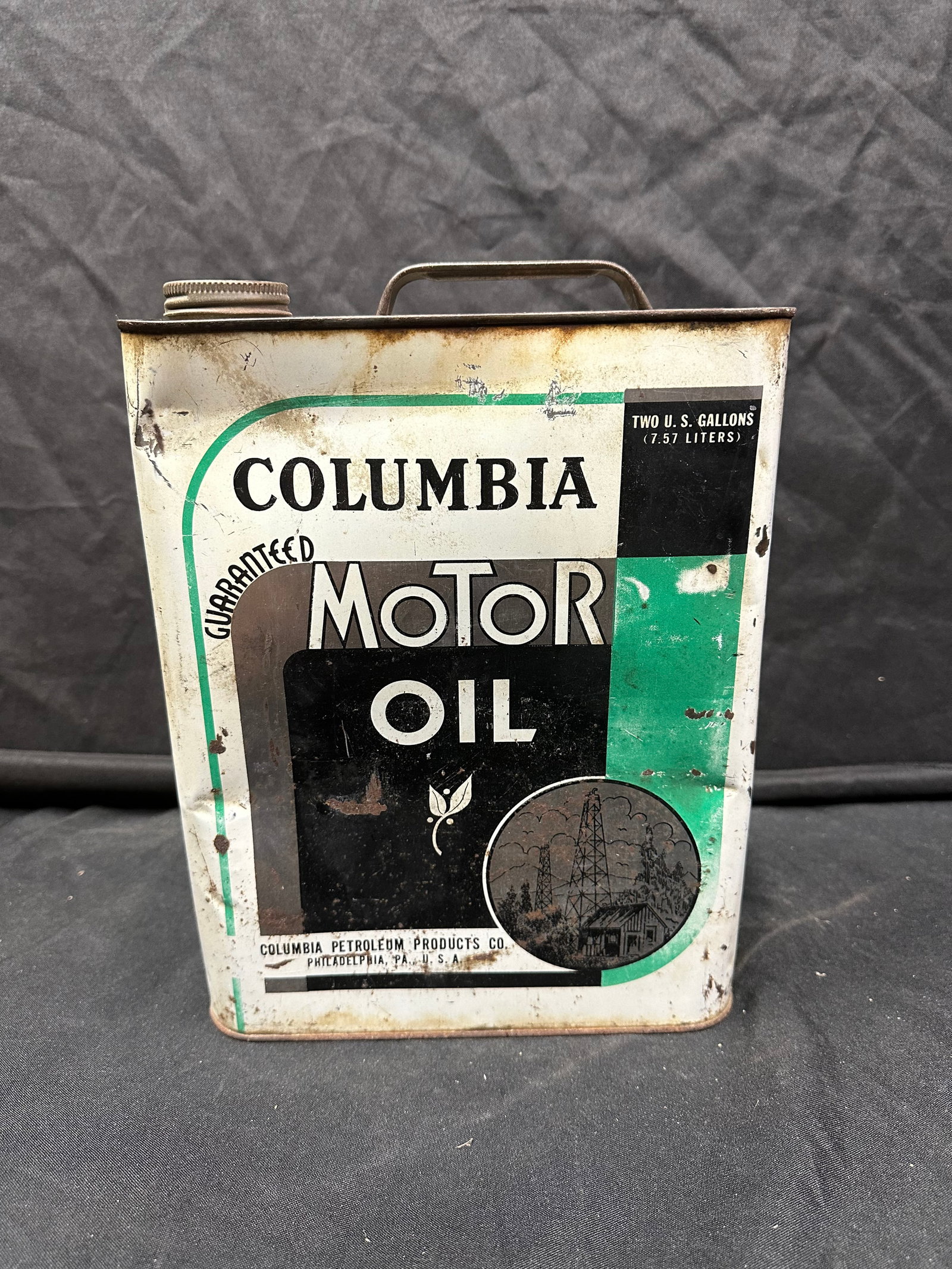 COLUMBIA MOTOR OIL 2 GALLON OIL CAN: Please see photos for condition.