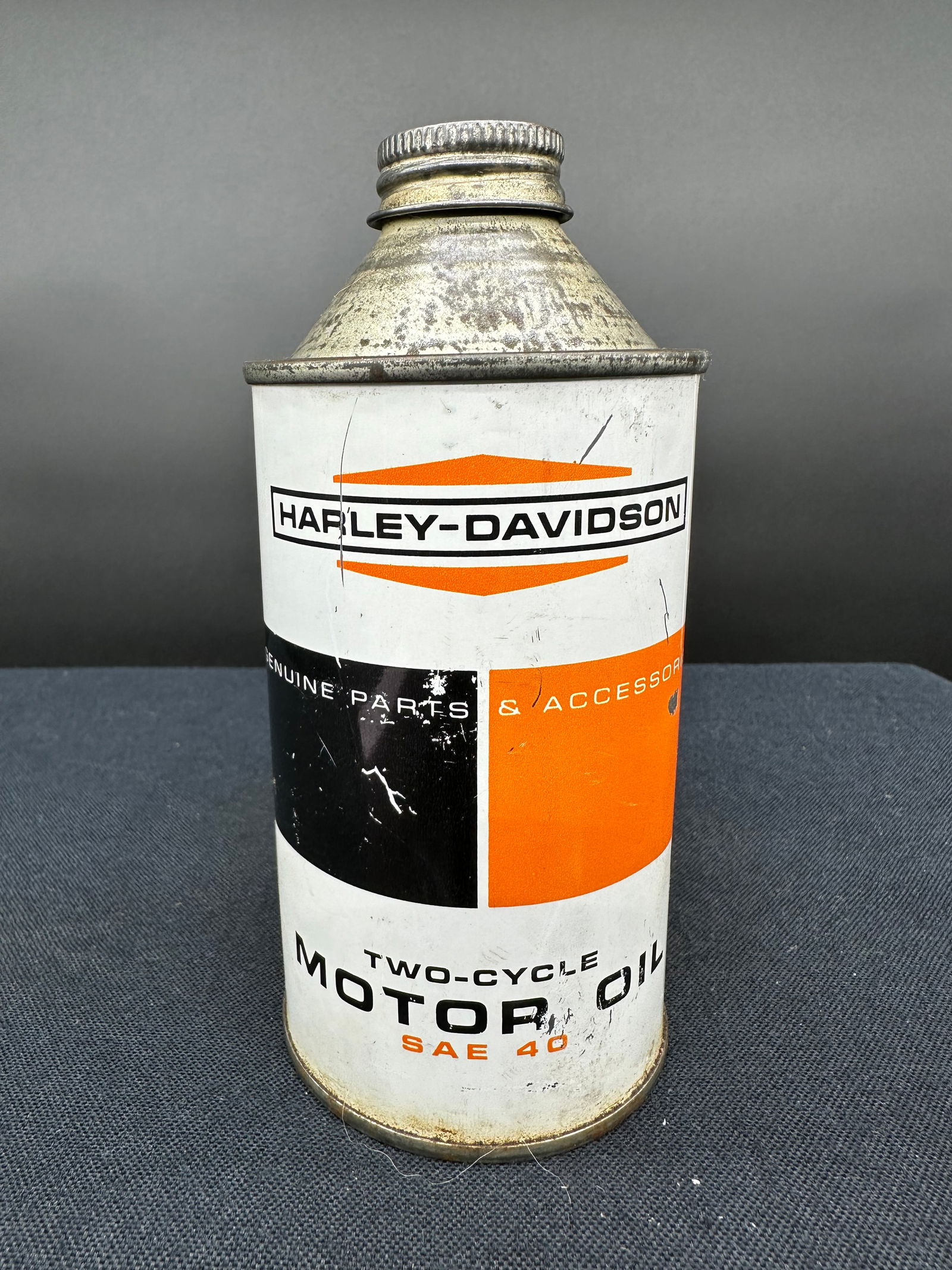 HARLEY DAVIDSON 2 CYCLE OIL CONE TOP CAN: Please see photos for condition.