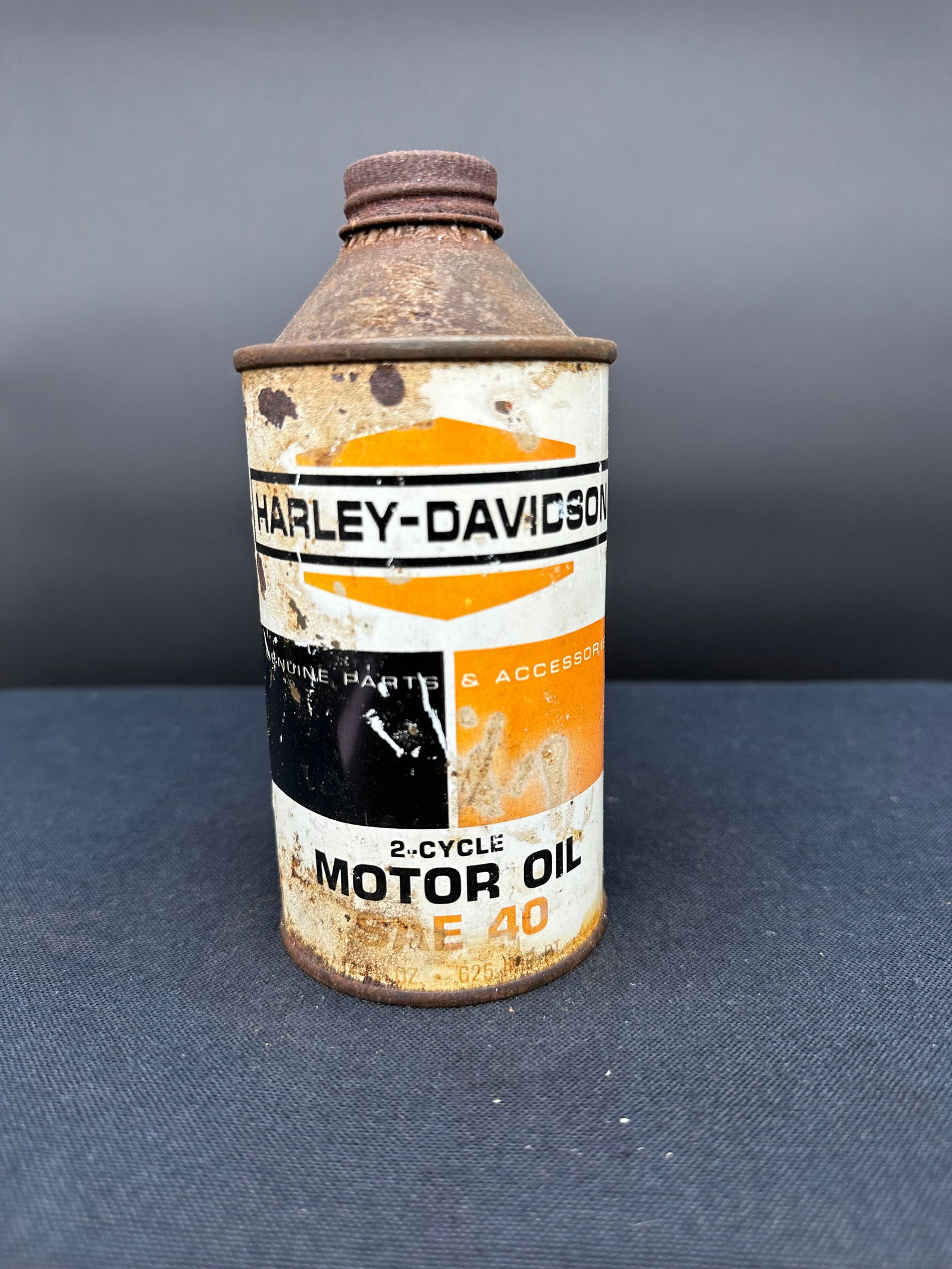HARLEY DAVIDSON MOTOR OIL CONE TOP CAN: Please see photos for condition.