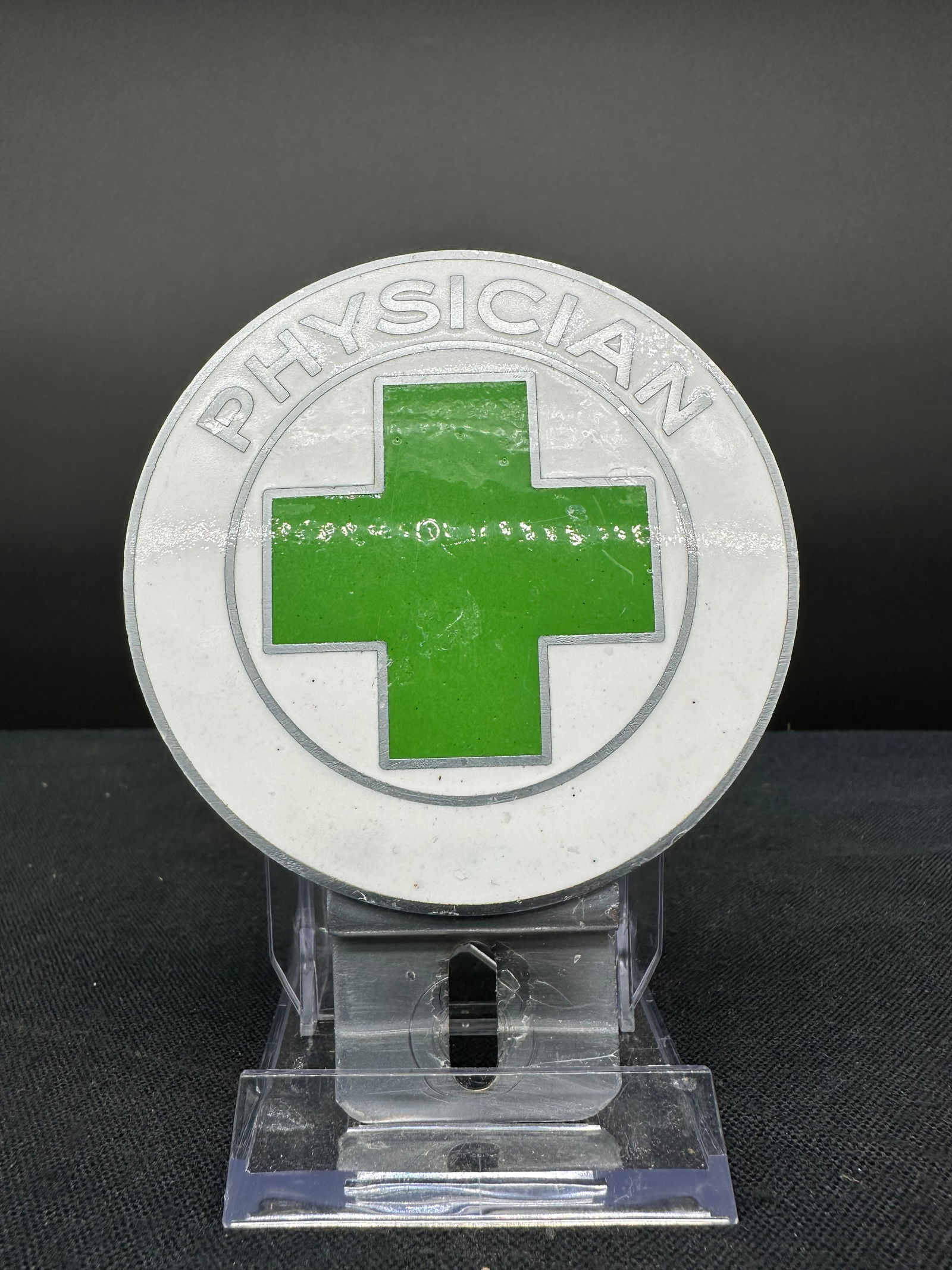 PHYSICIAN LICENSE PLATE TOPPER: Please see photos for condition