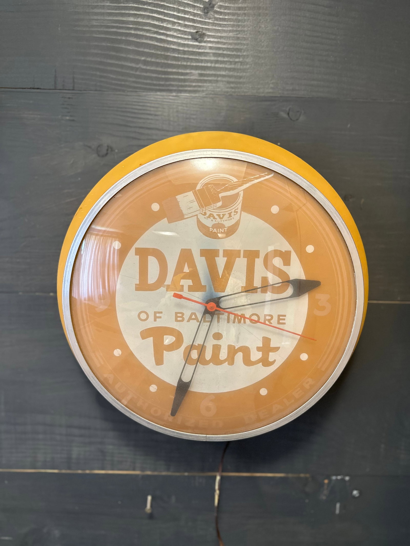 DAVIS PAINTS ADVERTISING LIGHT UP CLOCK (1 of 6)