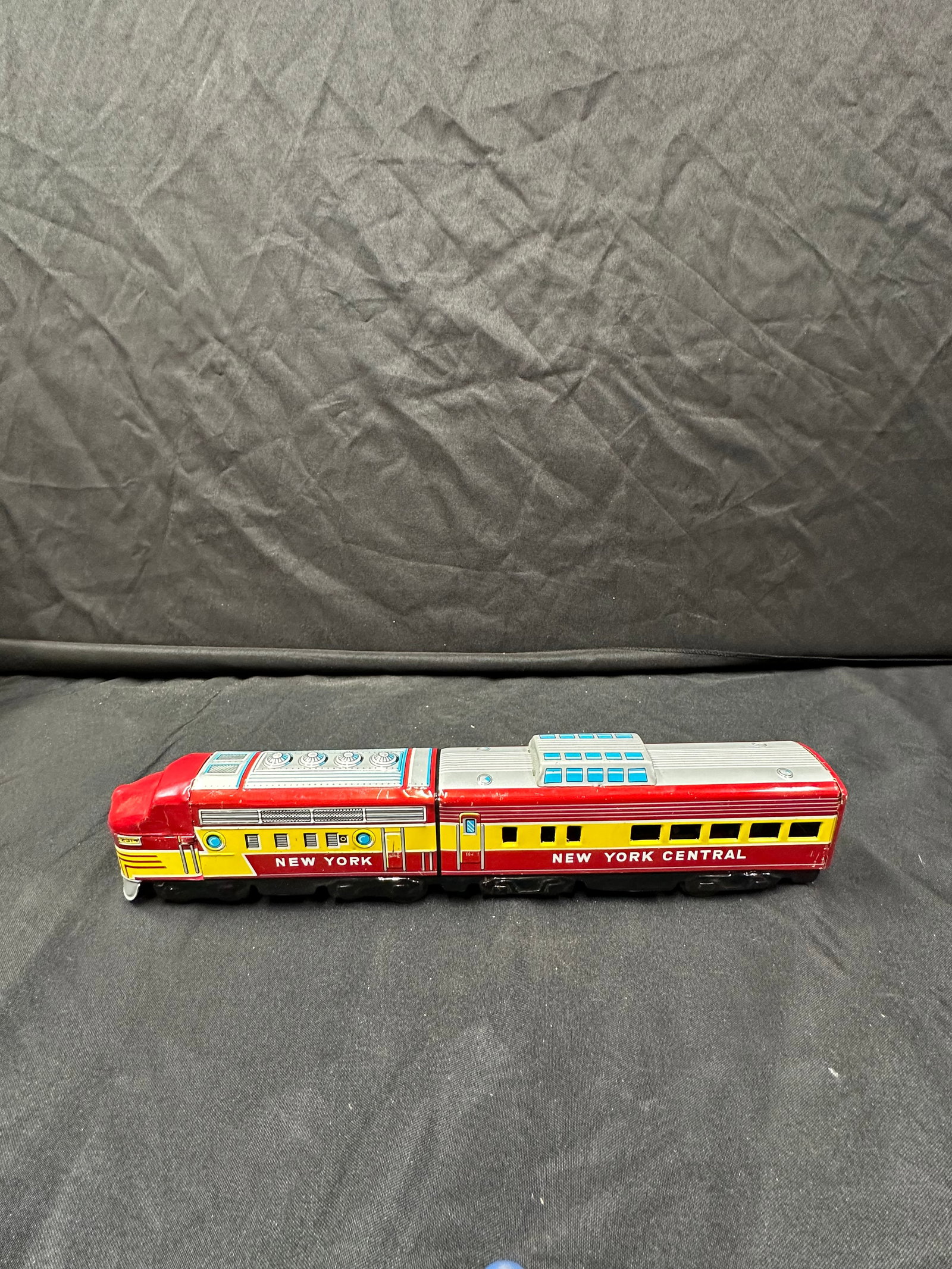 NEW YORK CENTRAL MADE IN JAPAN TIN FRICTION TRAIN TOY (1 of 5)