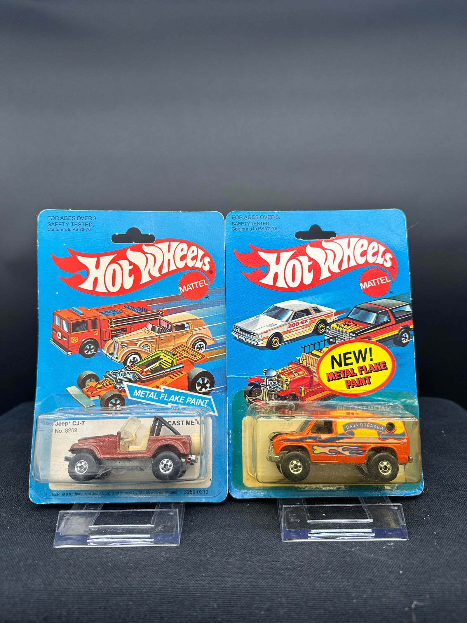 LOT OF TWO 1980s HOTWHEELS DIE CAST TOYS (1 of 2)