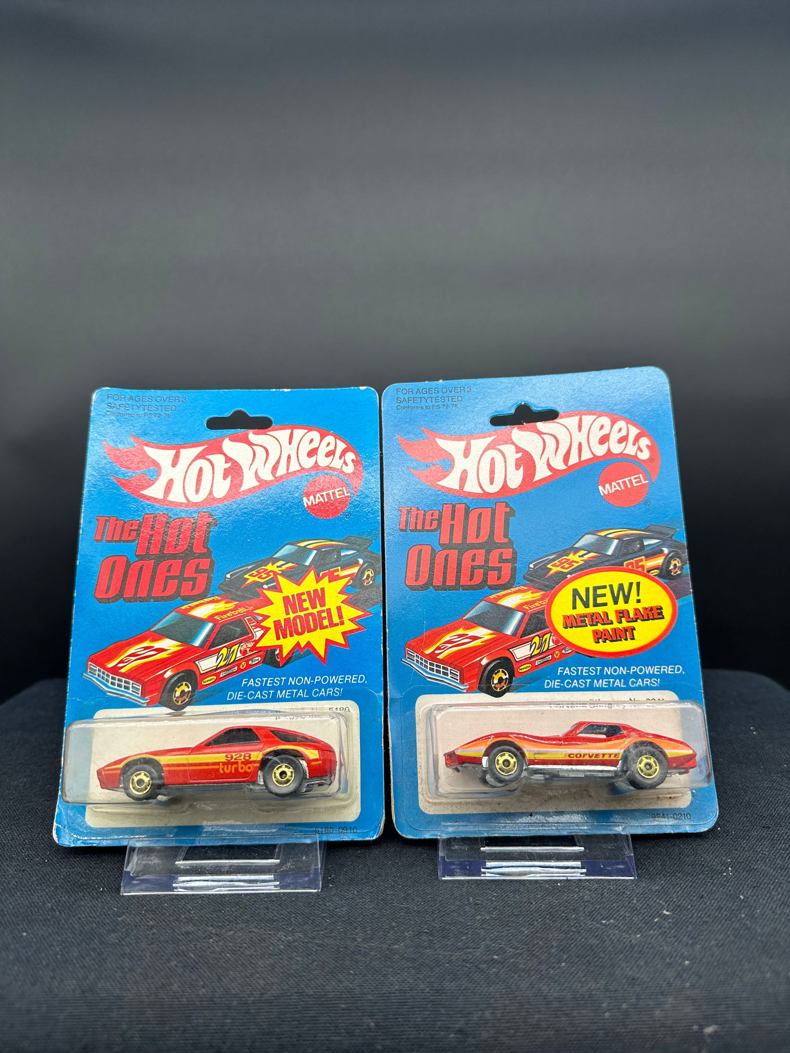 LOT OF TWO 1980s HOTWHEELS THE HOT ONES DIE CAST TOYS: Please see photos for condition.