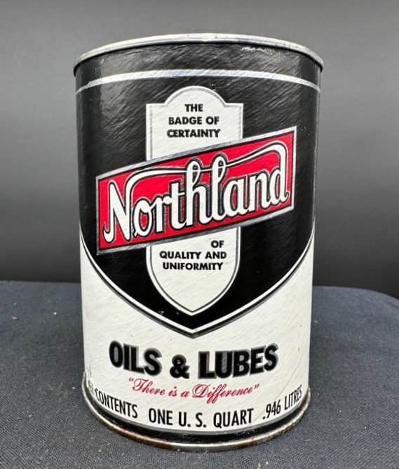 NORTHLAND MOTOR OIL 1 QUART CAN: Please see photos for condition, each can in this auction has various degrees of wear.