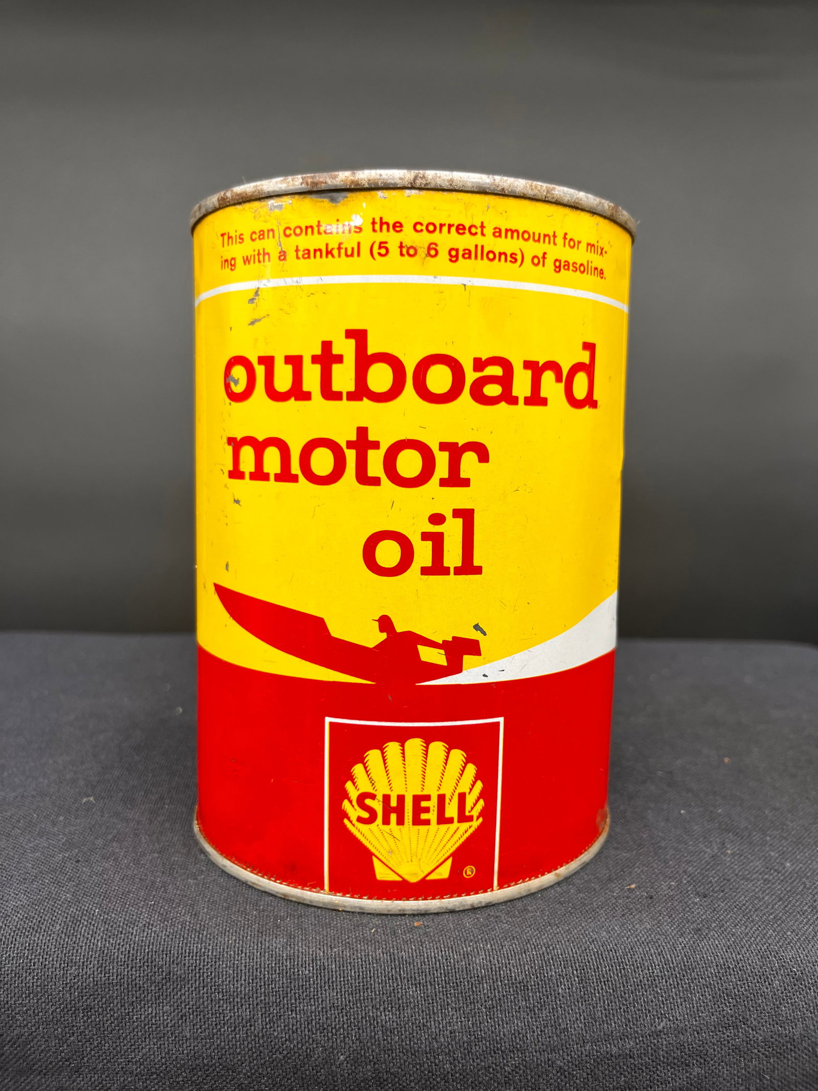SHELL OUTBOARD  1 QUART OIL CAN (1 of 6)