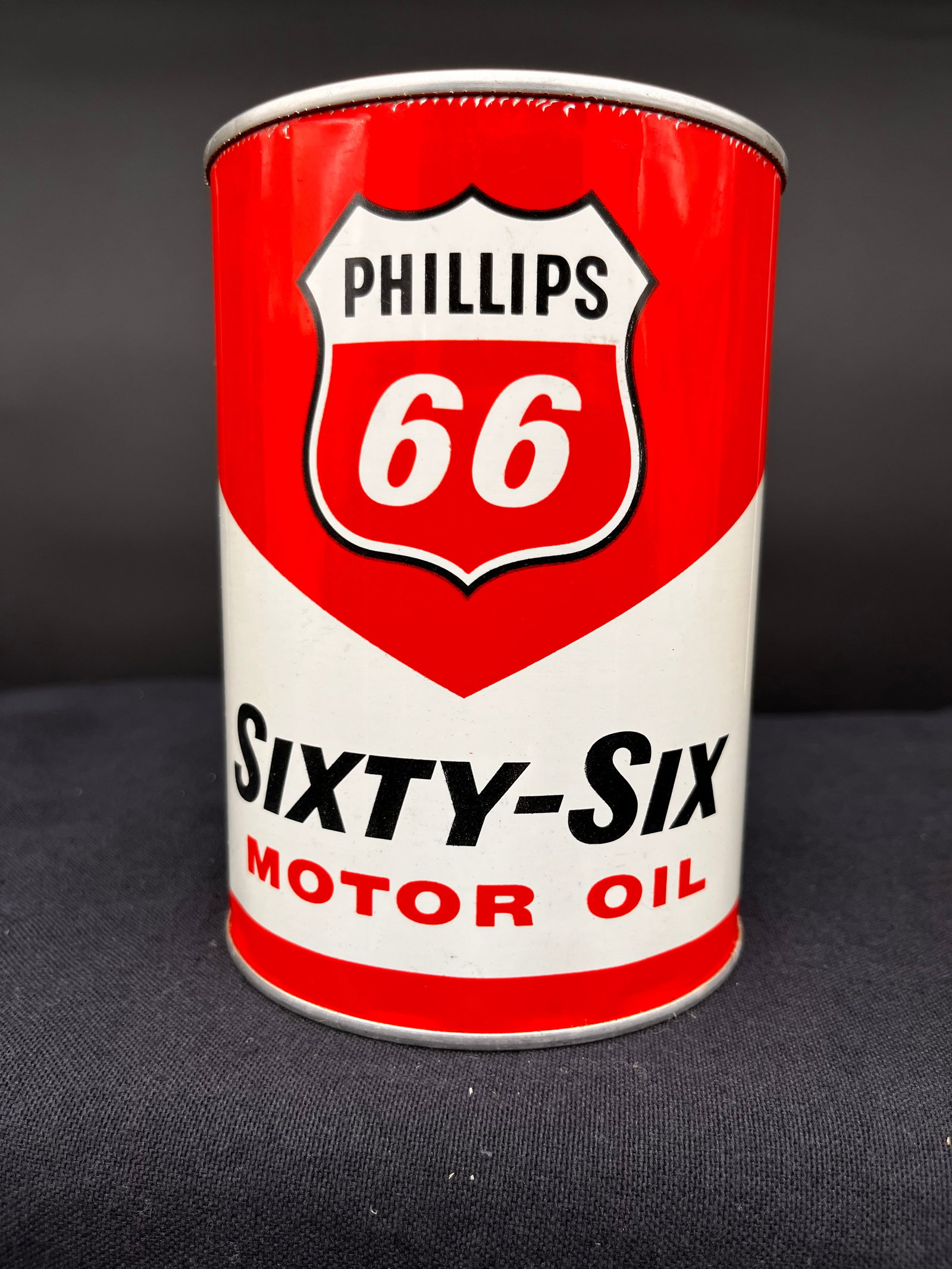 PHILLIPS 66 1 QUART MOTOR OIL CAN (1 of 6)