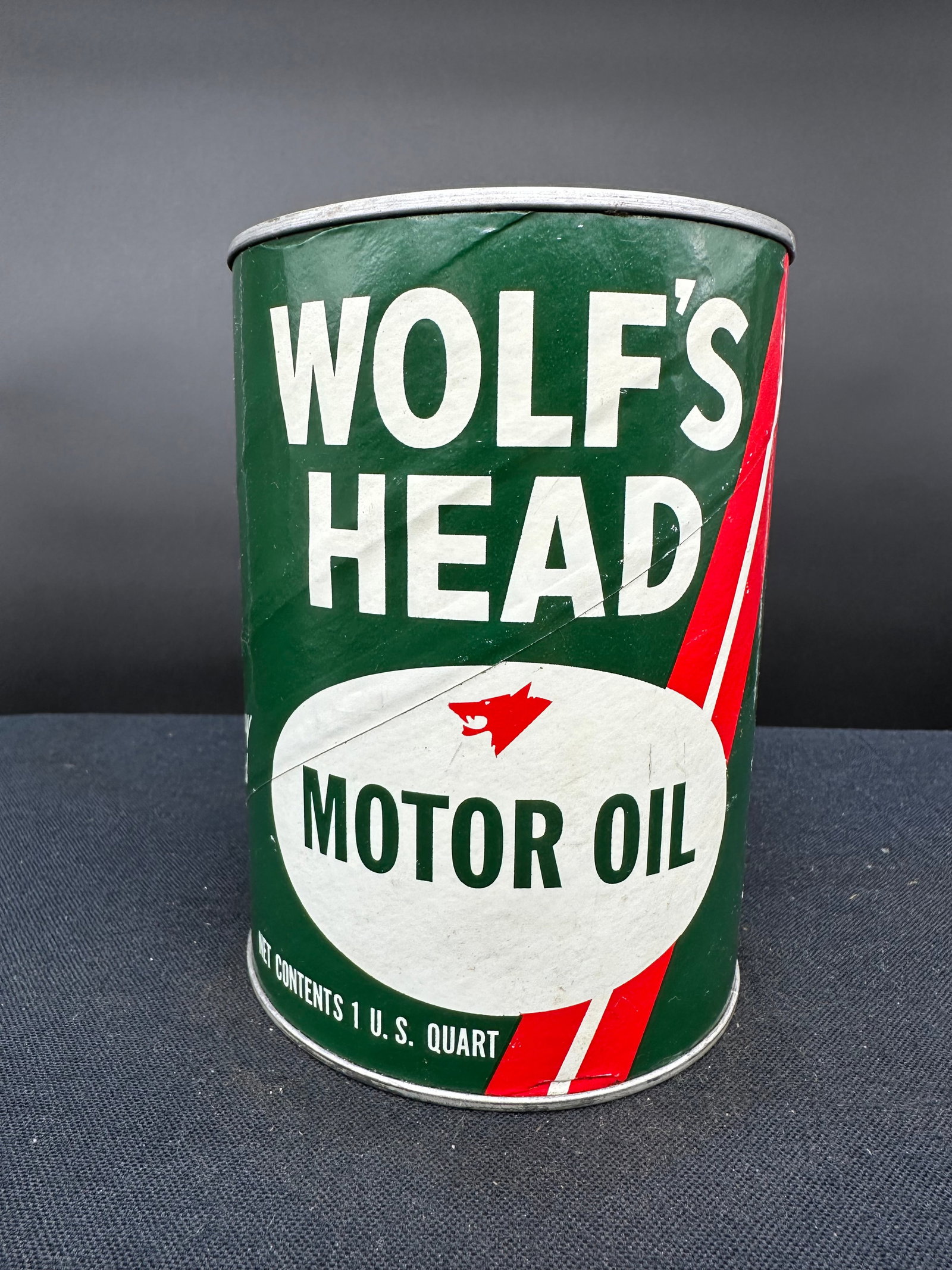 WOLFS HEAD MOTOR OIL 1 QUART OIL CAN (1 of 6)