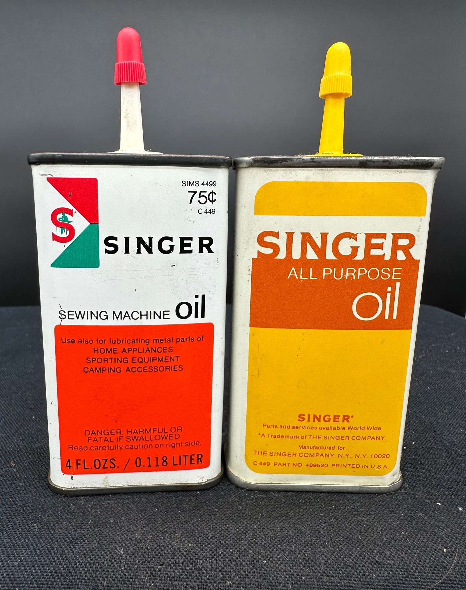 LOT OF 2 SINGER SEWING MACHINE HANDY OILERS (1 of 4)