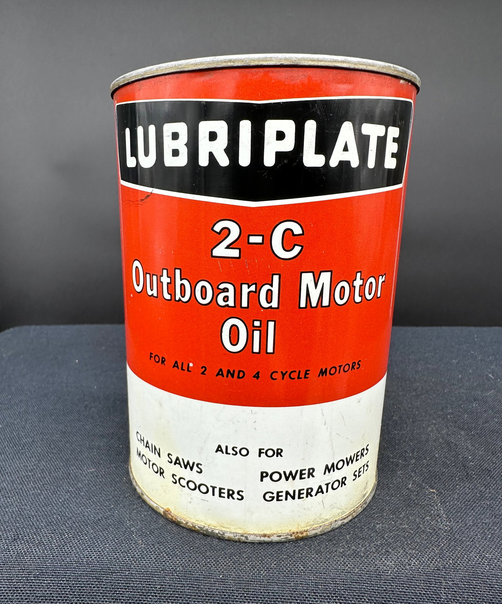 LUBRIPLATE OUTBOARD 1 QUART OIL CAN (1 of 6)