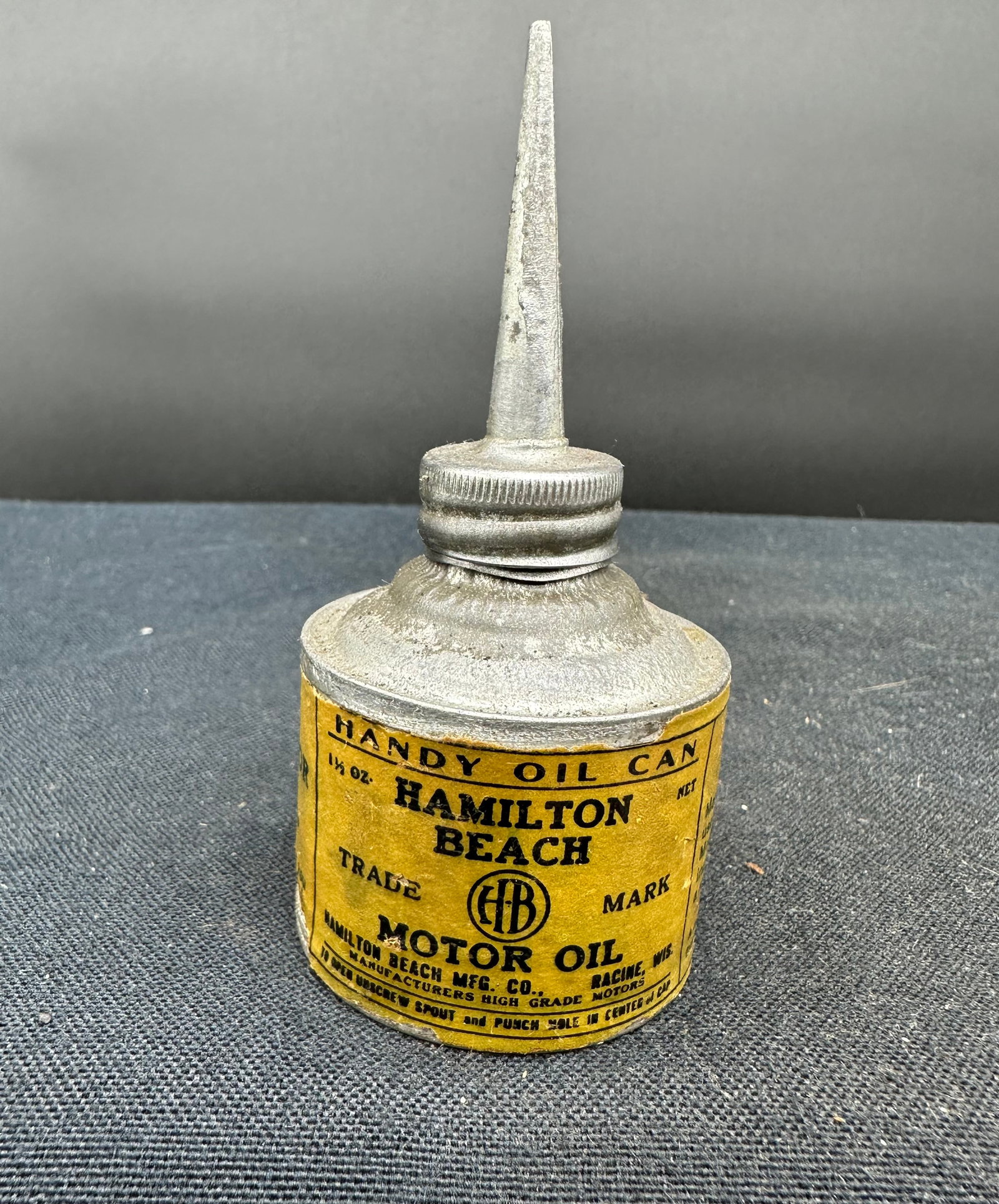 HAMILTON BEACH MOTOR OIL TIN TOP OILER: Please see photos for condition