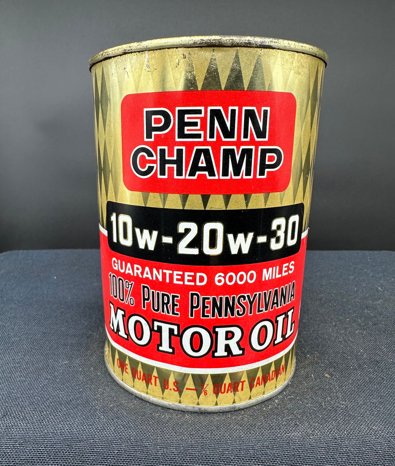 PENN CHAMP 1 QUART MOTOR OIL CAN (1 of 6)