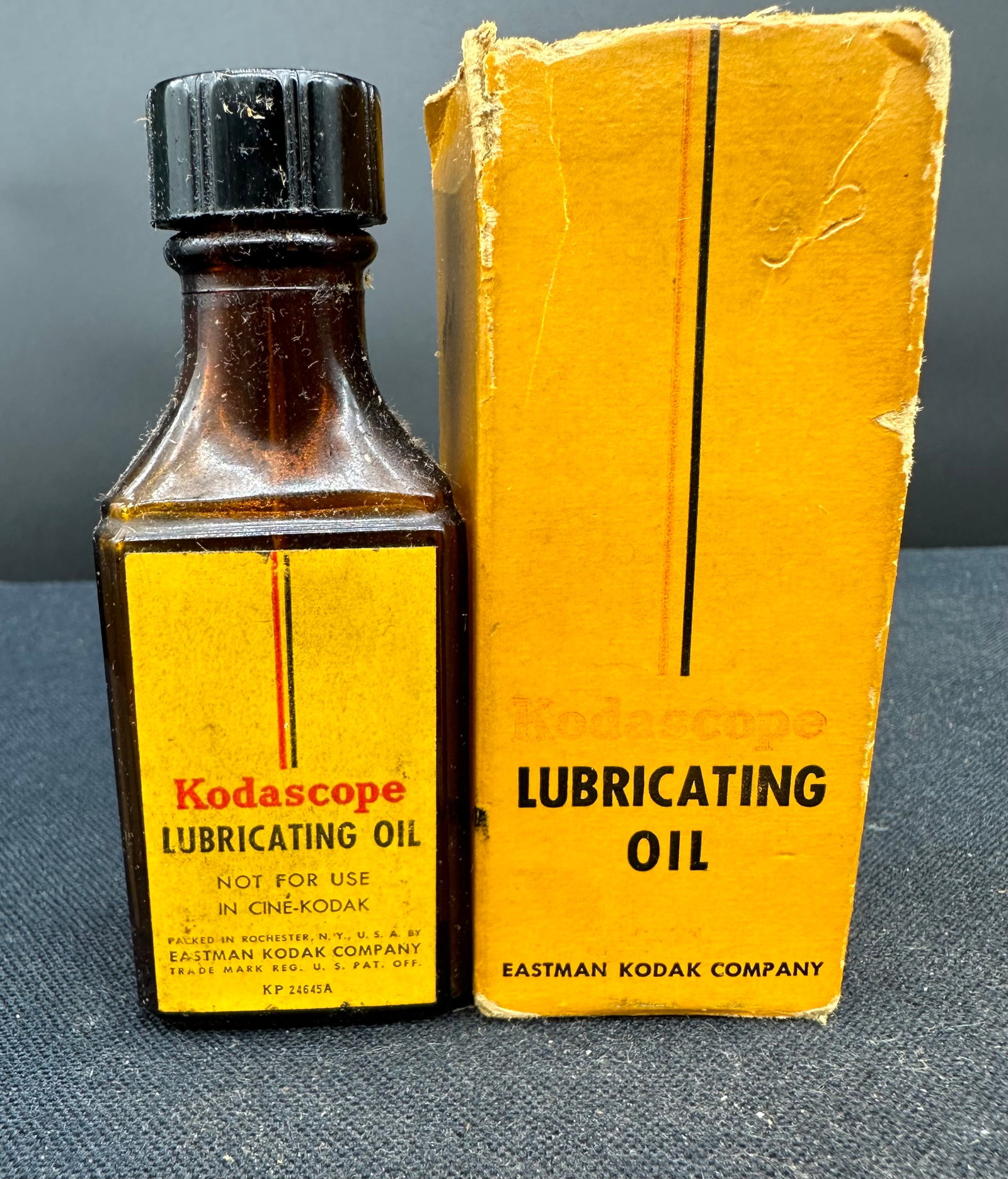 KODASCOPE CAMERA LUBRICATING OIL BOTTLE: Please see photos for condition