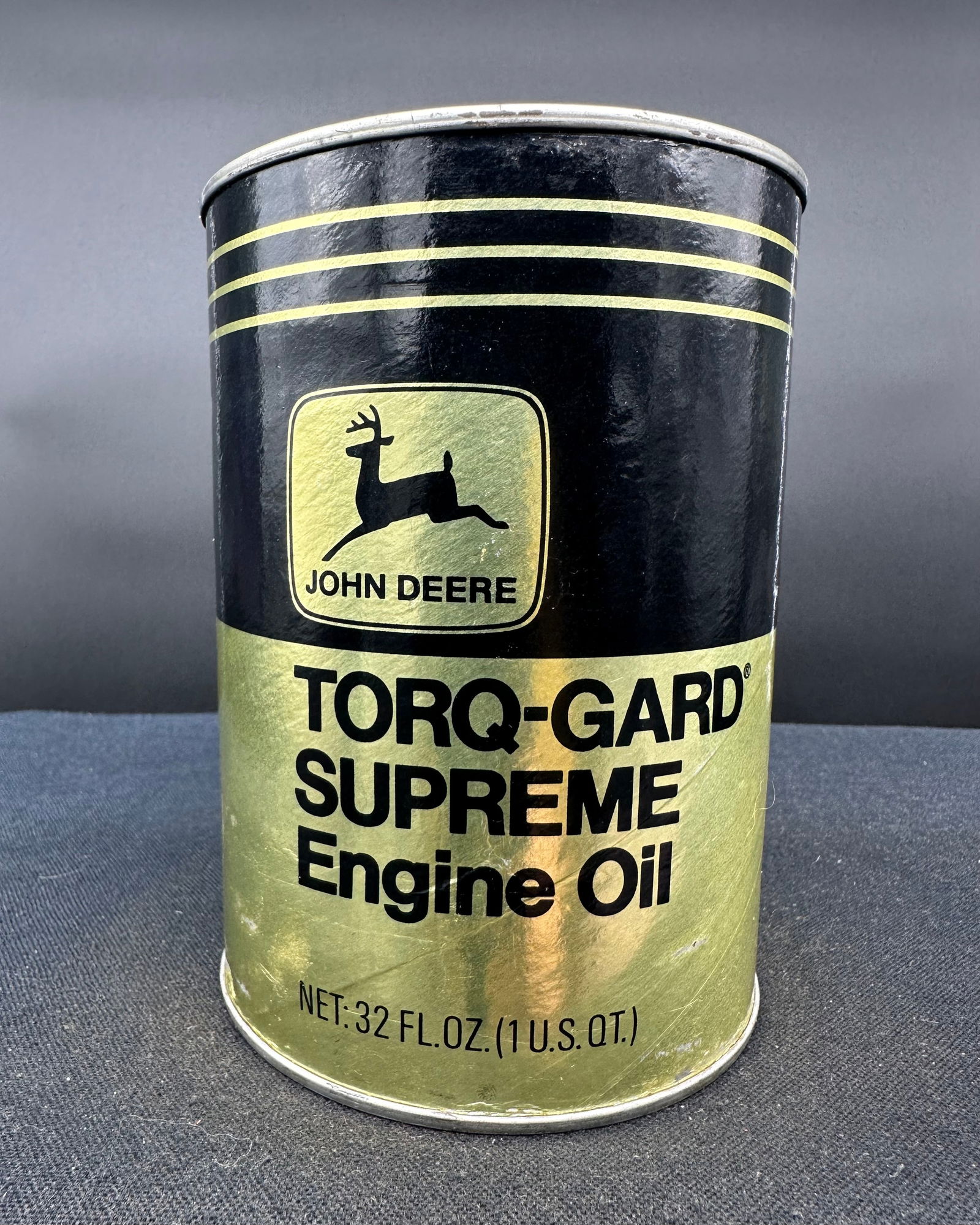 JOHN DEERE SUPREME 1 QUART OIL CAN: Please see photos for condition