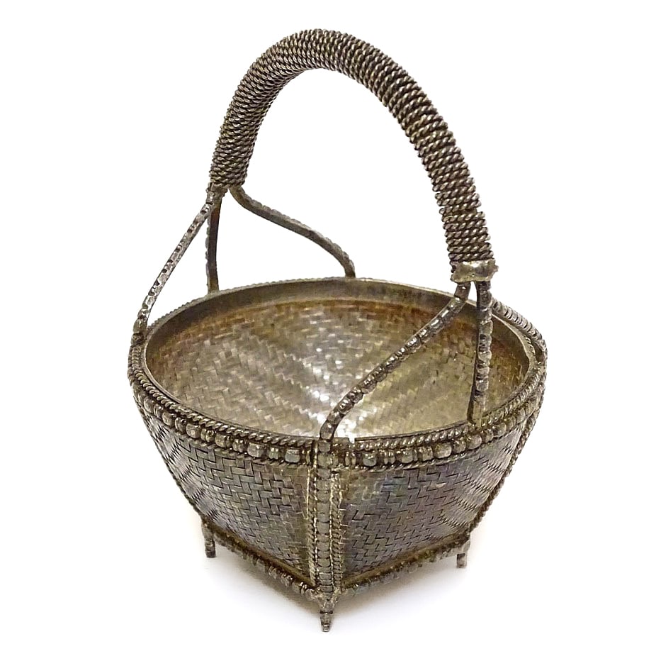 SMALL WHITE METAL BASKET WITH BASKET WEAVE AND GILT DETAILS (1 of 2)