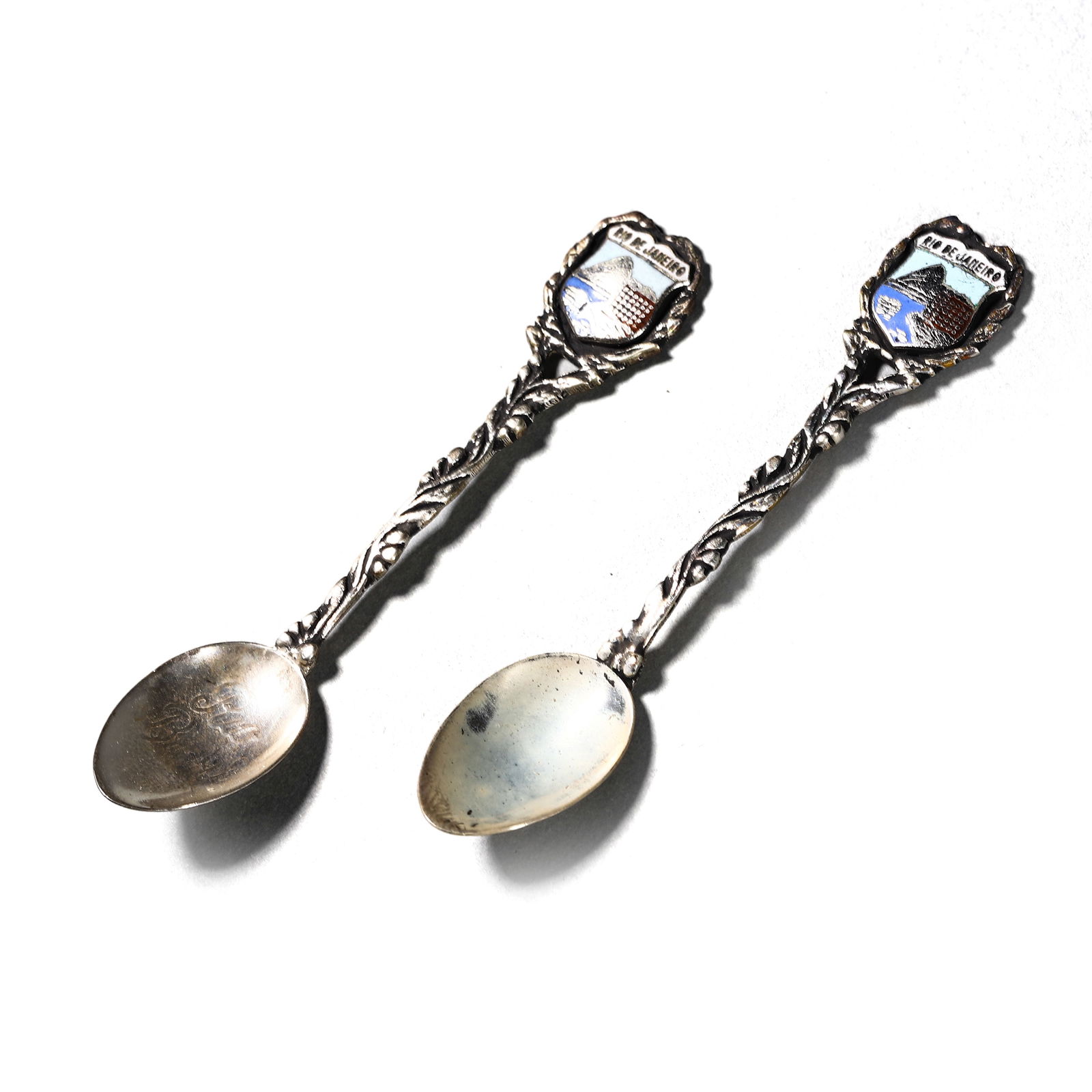 PAIR OF SOUVENIR SPOONS, RIO DE JANEIRO. (1 of 5)