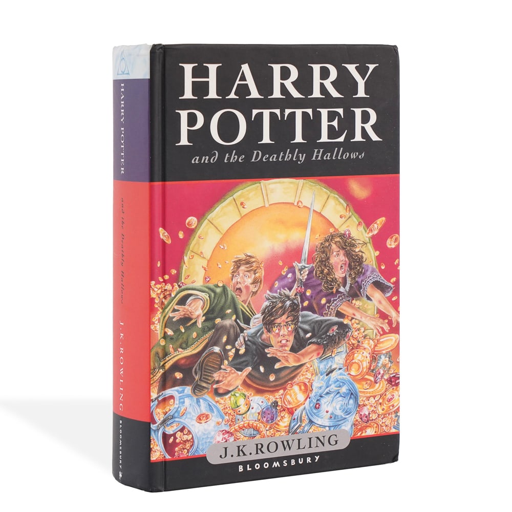 J.K. ROWLING (B.1965) SIGNED "HARRY POTTER AND THE DEATHLY HALLOWS" (1 of 5)
