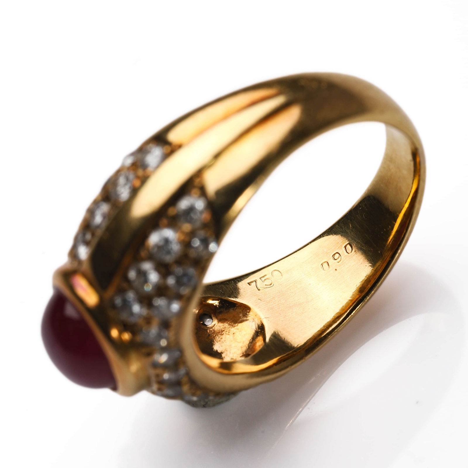 A RUBY AND DIAMOND RING IN 18K GOLD - 5