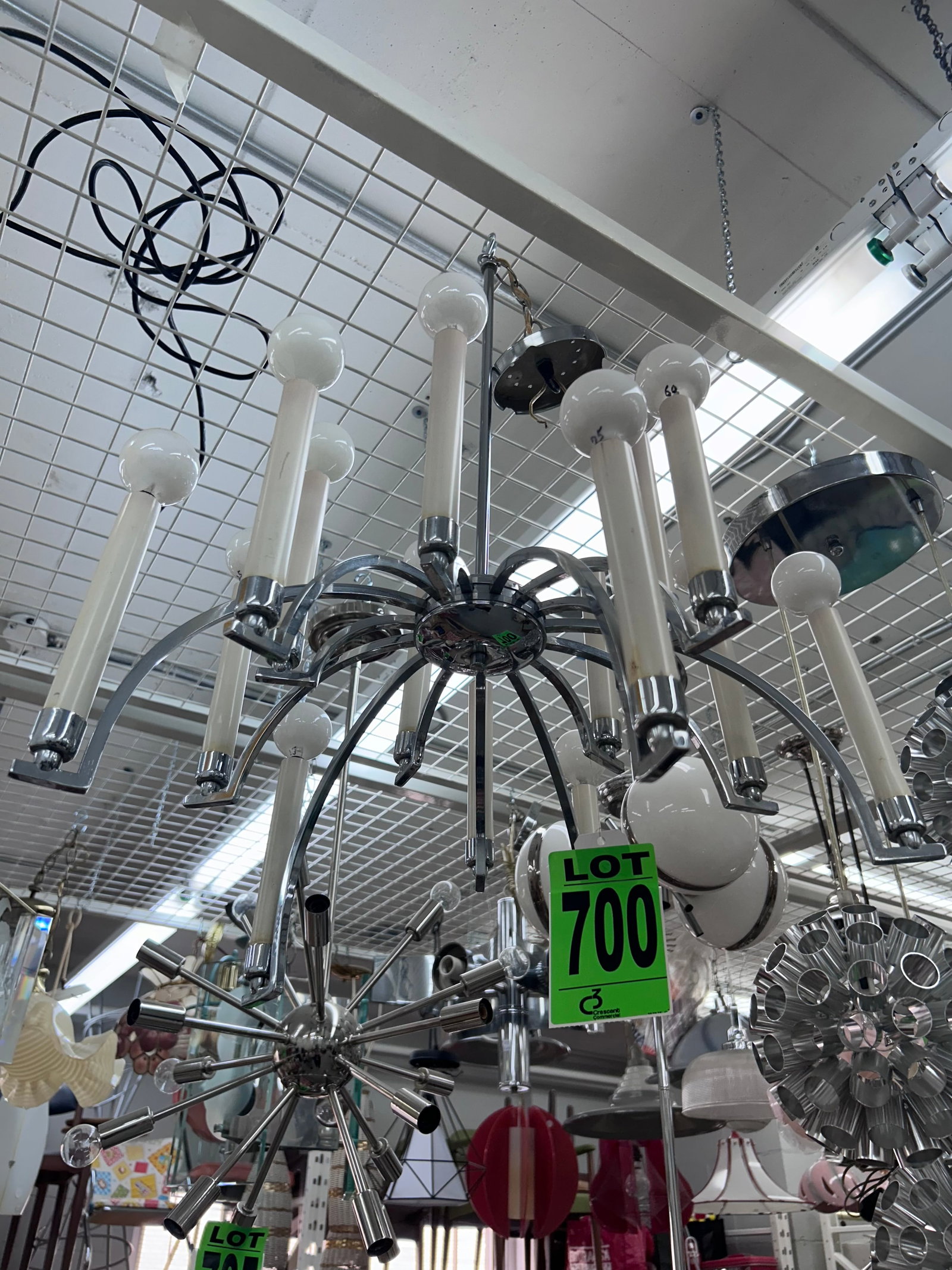 Chandelier light fixture: Chandelier light fixture