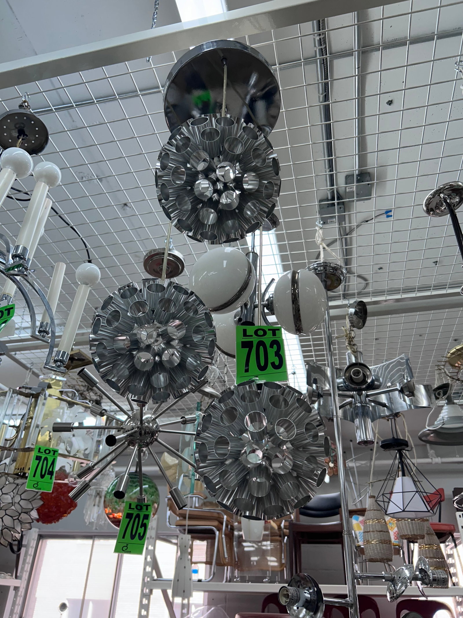 Chandelier light fixture: Chandelier light fixture