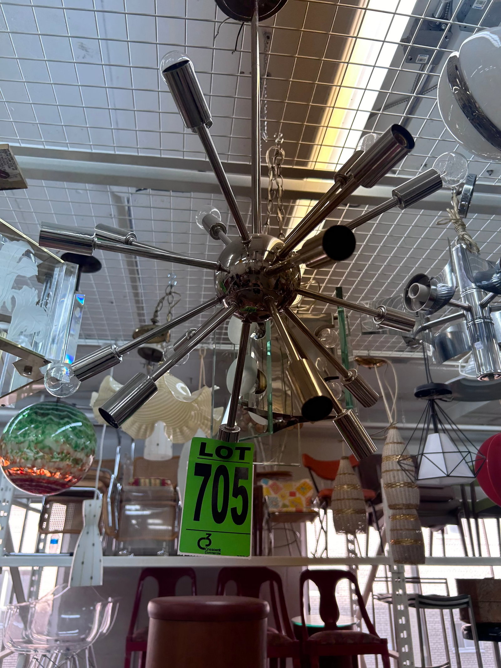 Chandelier light fixture: Chandelier light fixture
