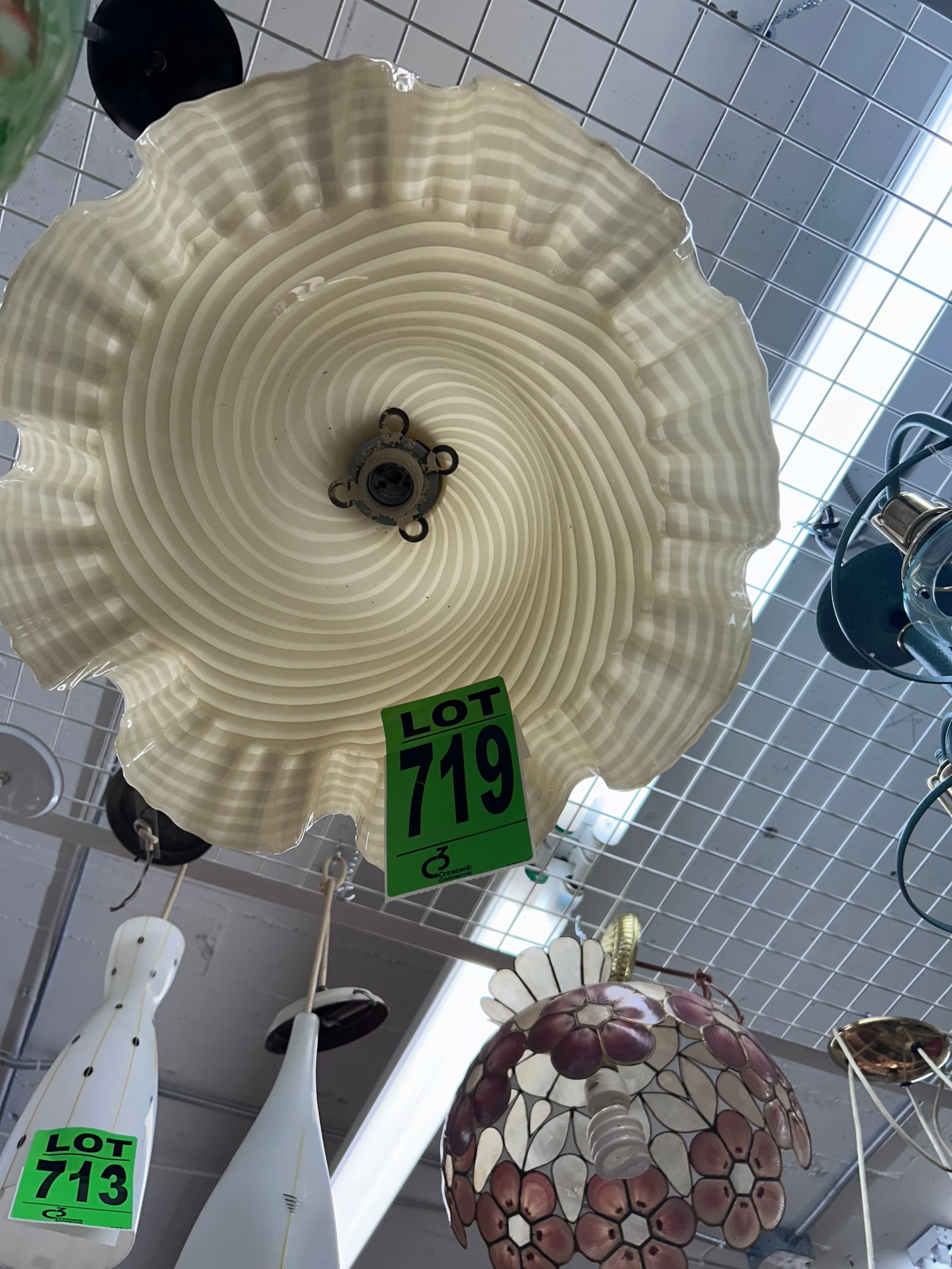 Chandelier light fixture: Chandelier light fixture