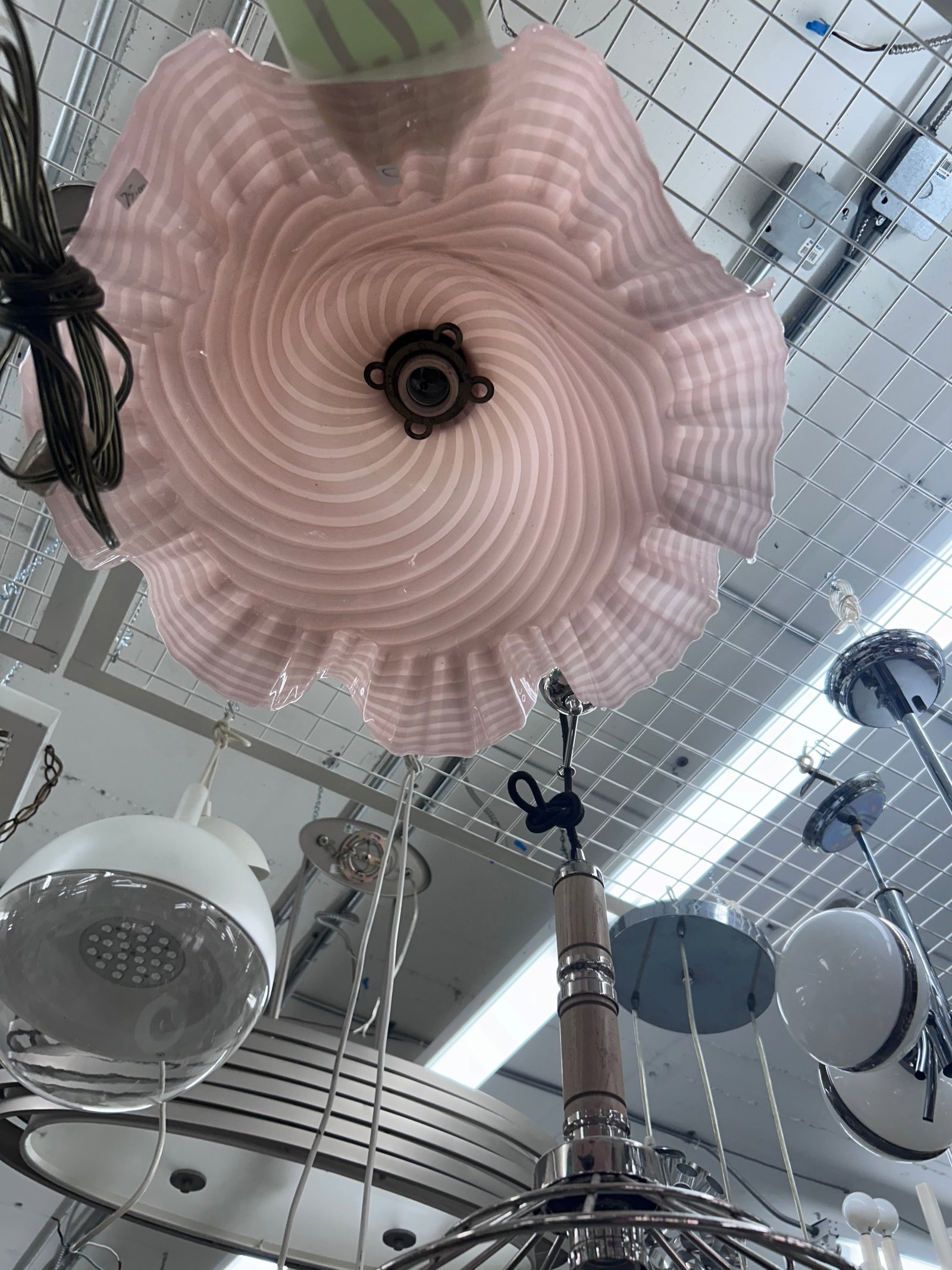 Chandelier light fixture: Chandelier light fixture