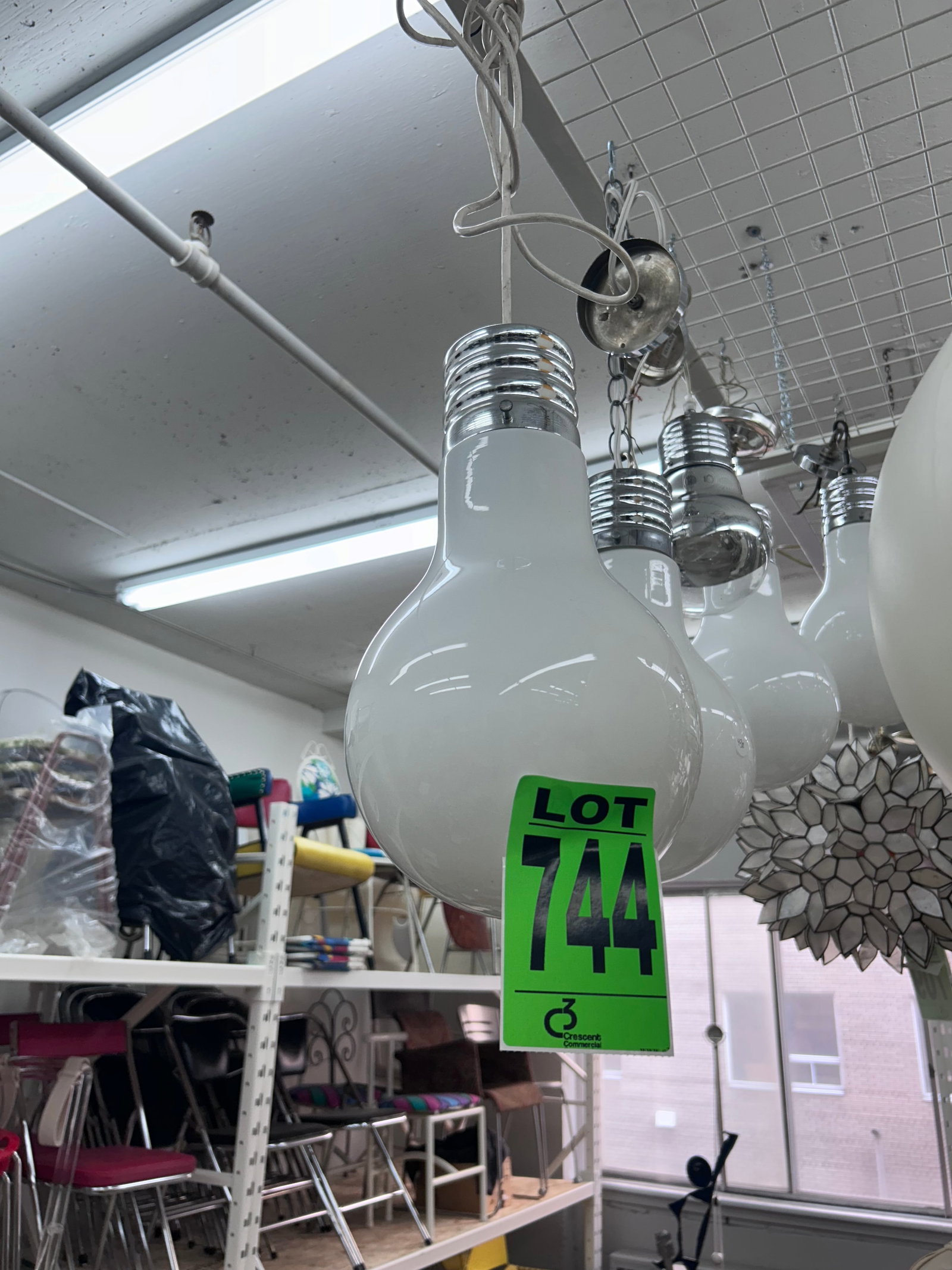 Chandelier light fixture: Chandelier light fixture