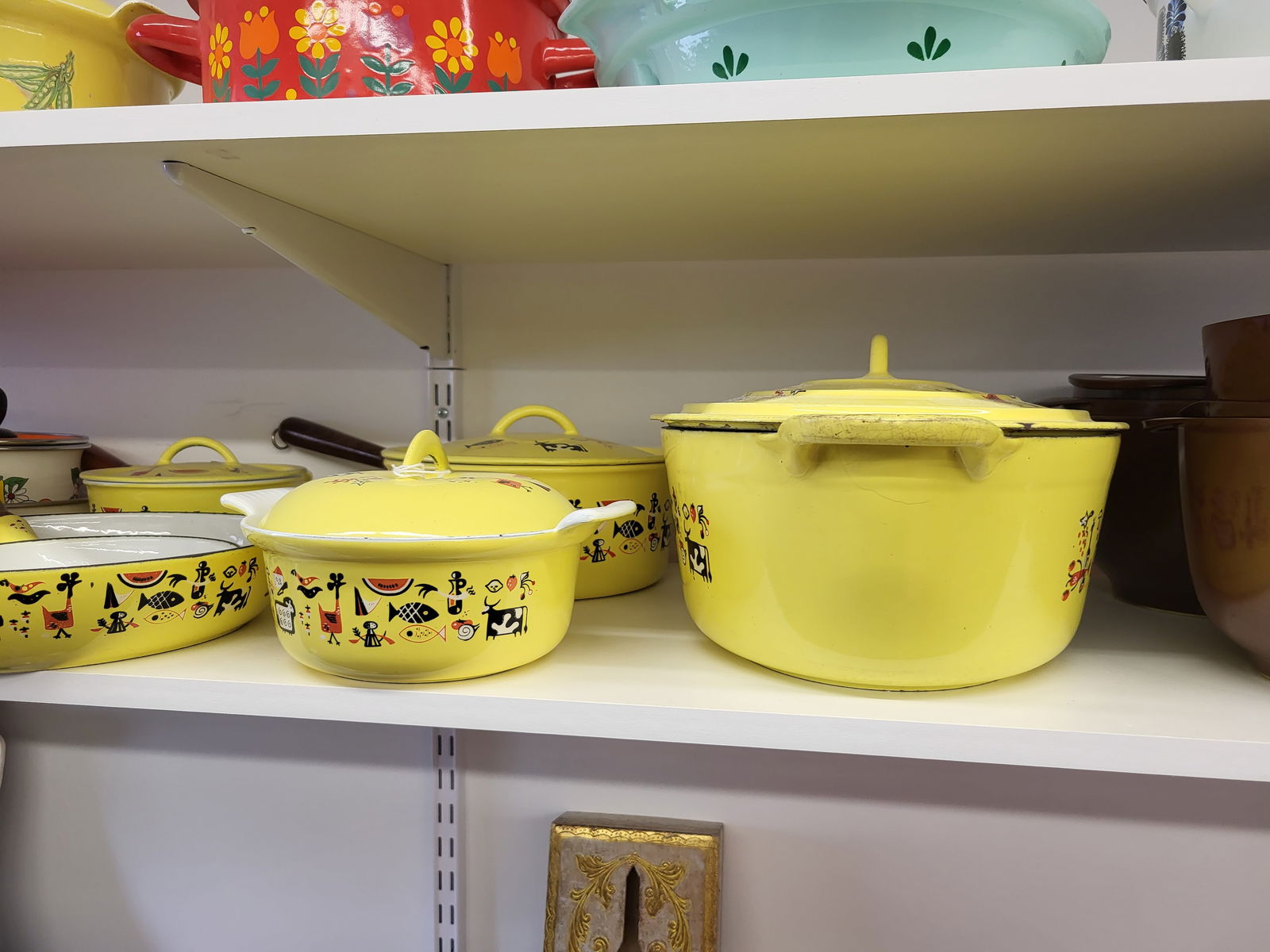 Lot of 1950's 'Descoware' vintage pots and Enamelled stockpots (1 of 5)