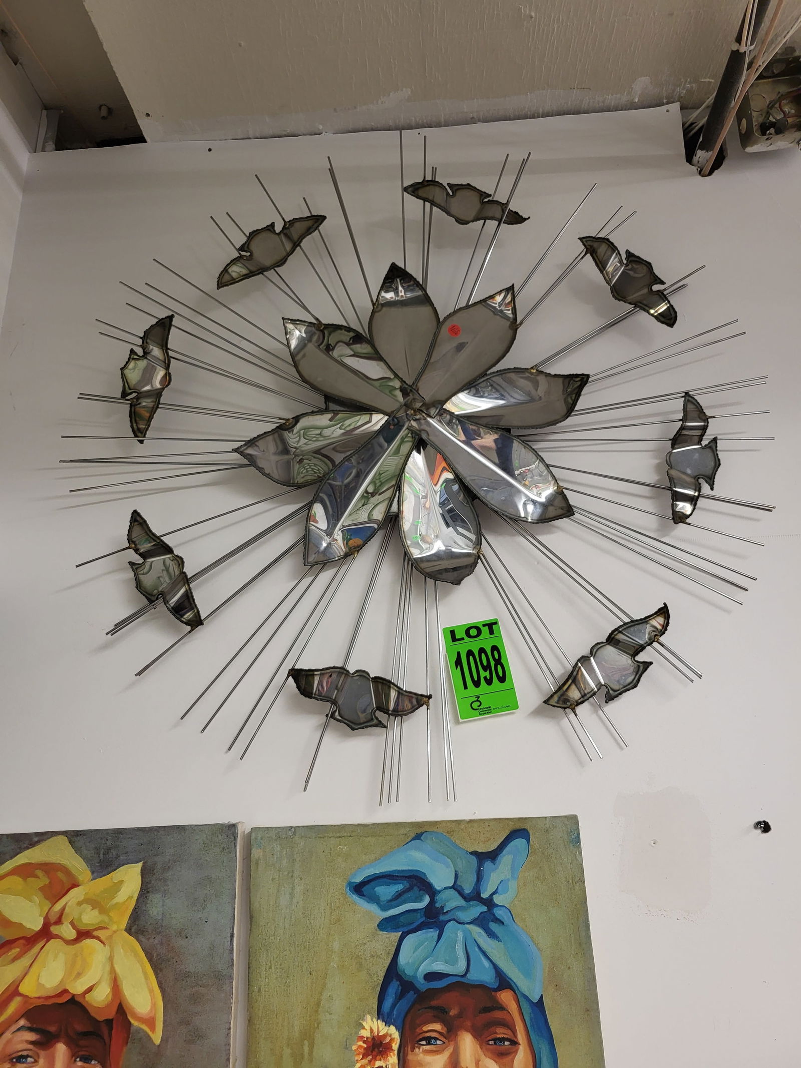 Wall ornament, mirrored surface, flower with doves, starburst-style (1 of 1)