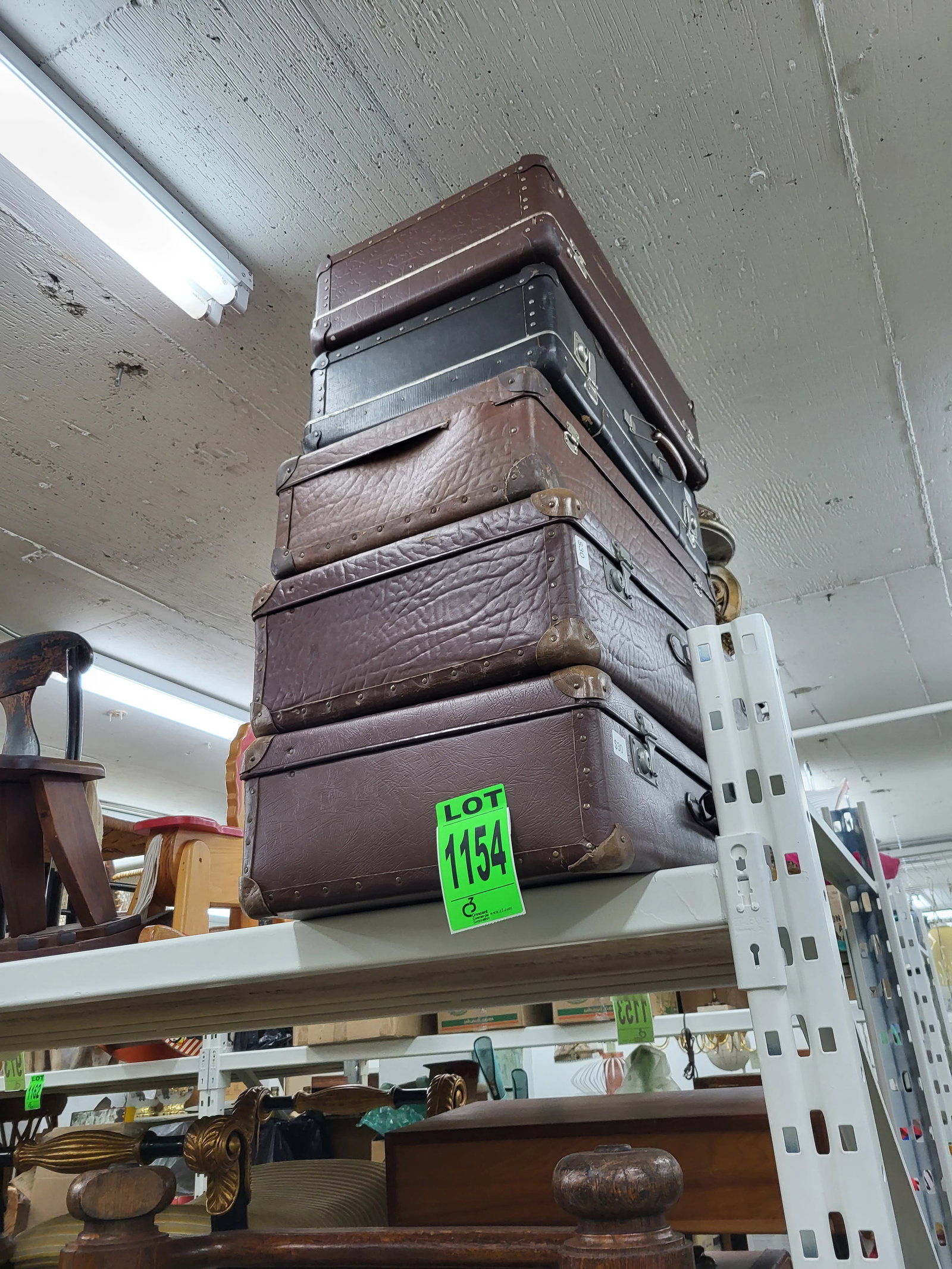 Lot of (5) Vintage / Antique Suitcases / Luggages: Lot of (5) Vintage / Antique Suitcases / Luggages