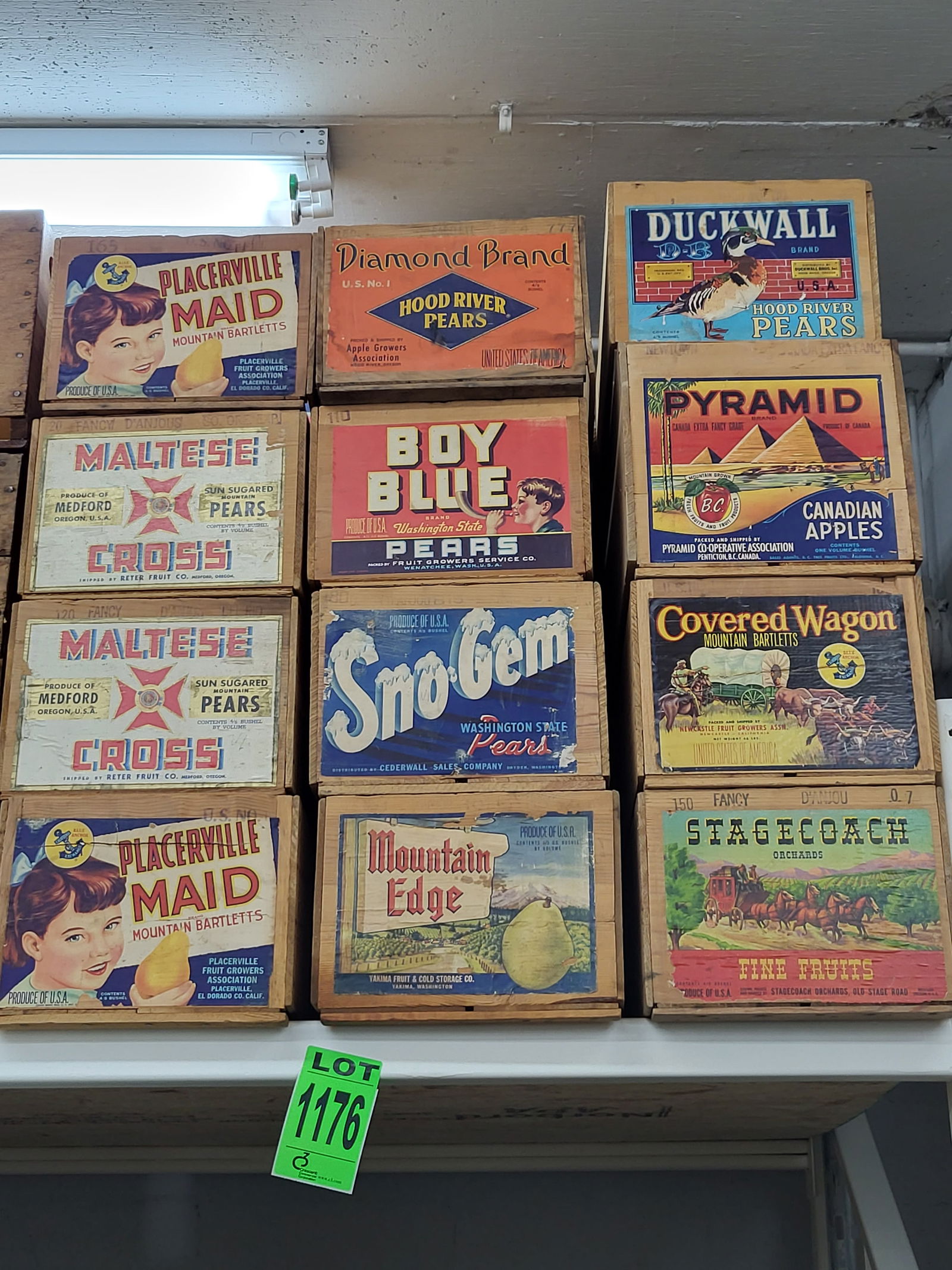Lot of (18) Assorted Fruit Crates incl. Placerville, Diamond Brand, Duckwall, Covered Wagon, Blue (1 of 1)