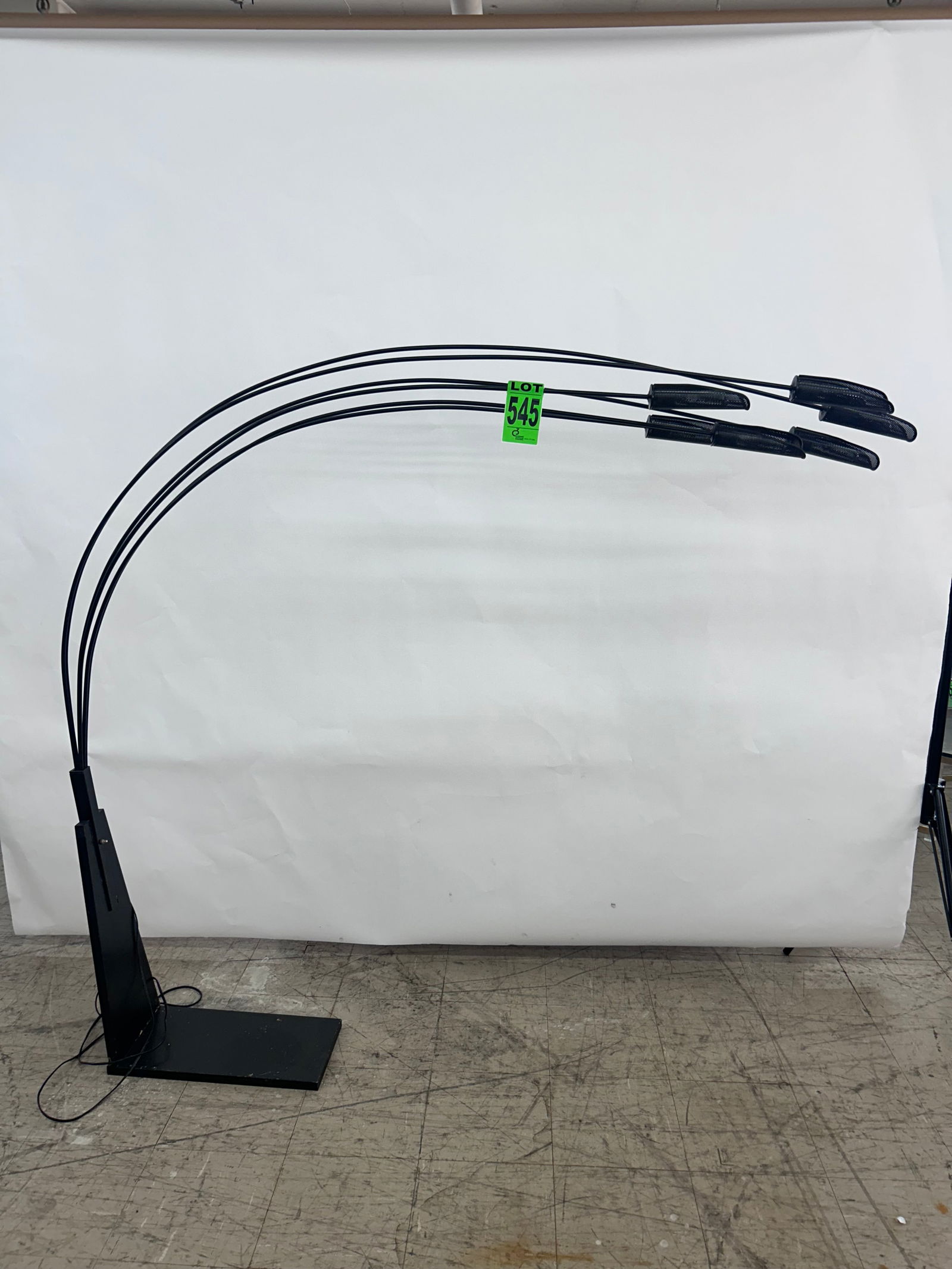 Black metal arch floor lamp with cattails, vintage, three light settings, good vintage condition; (1 of 4)